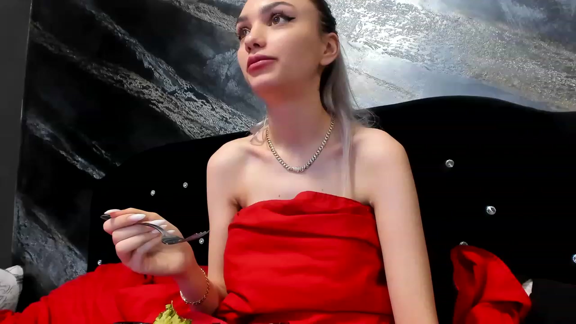 Gallery image thumbnail from HaleySweet18's myfreecams stream on, 01/10/2023, 07:48 image 5 of 20