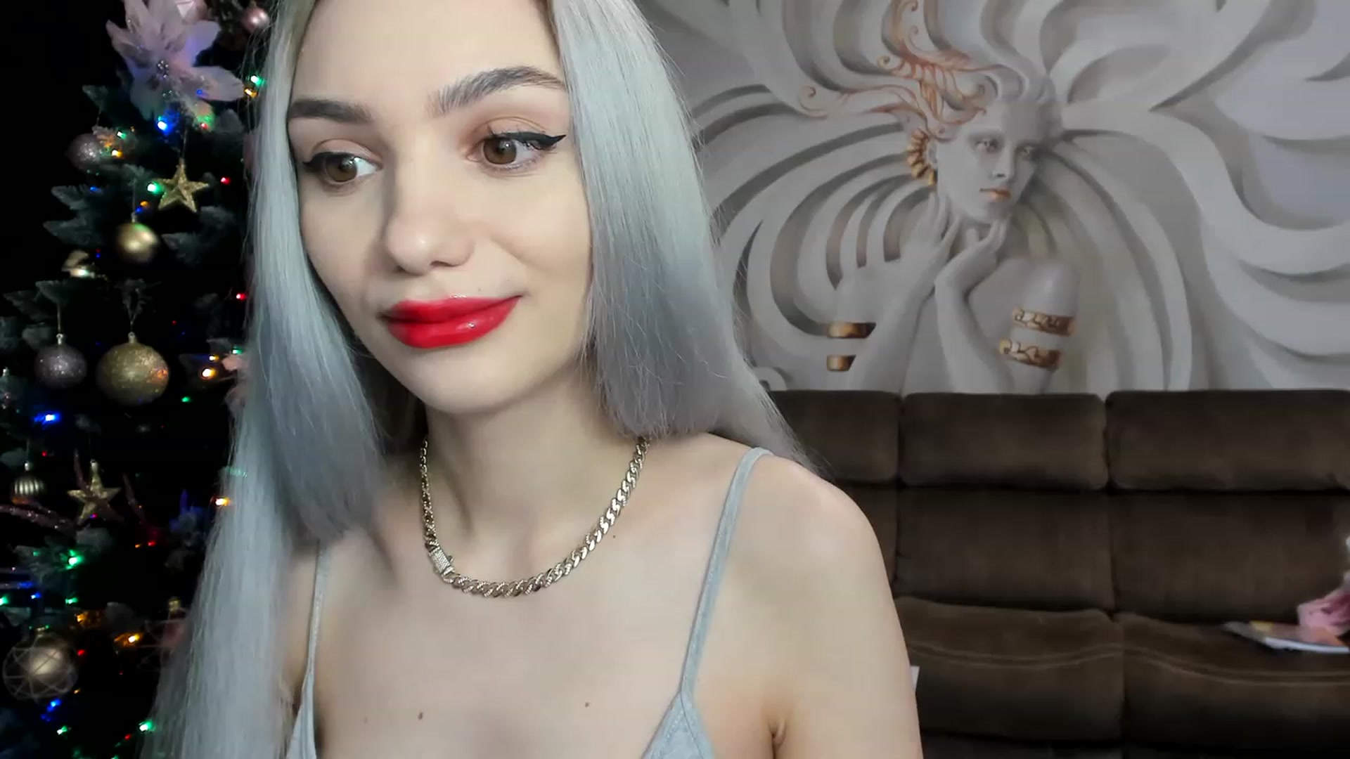 Gallery image thumbnail from HaleySweet18's myfreecams stream on, 01/10/2023, 22:49 image 6 of 20