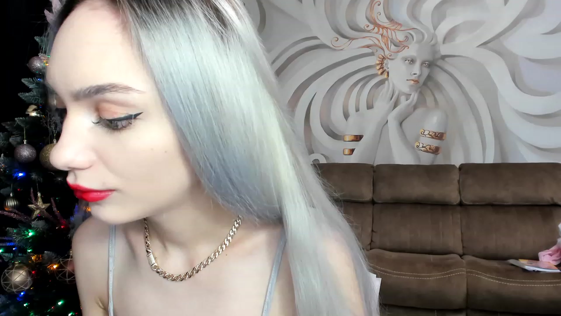 Gallery image thumbnail from HaleySweet18's myfreecams stream on, 01/10/2023, 22:49 image 15 of 20