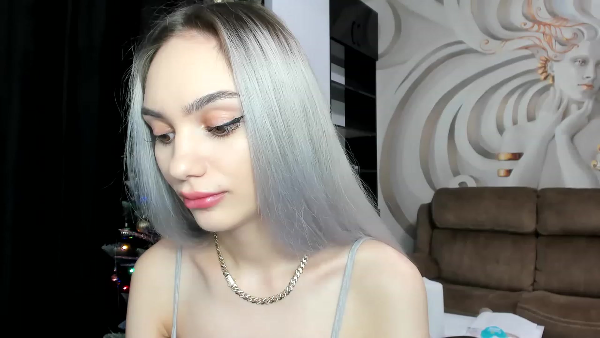Gallery image thumbnail from HaleySweet18's myfreecams stream on, 01/11/2023, 24:25 image 6 of 20