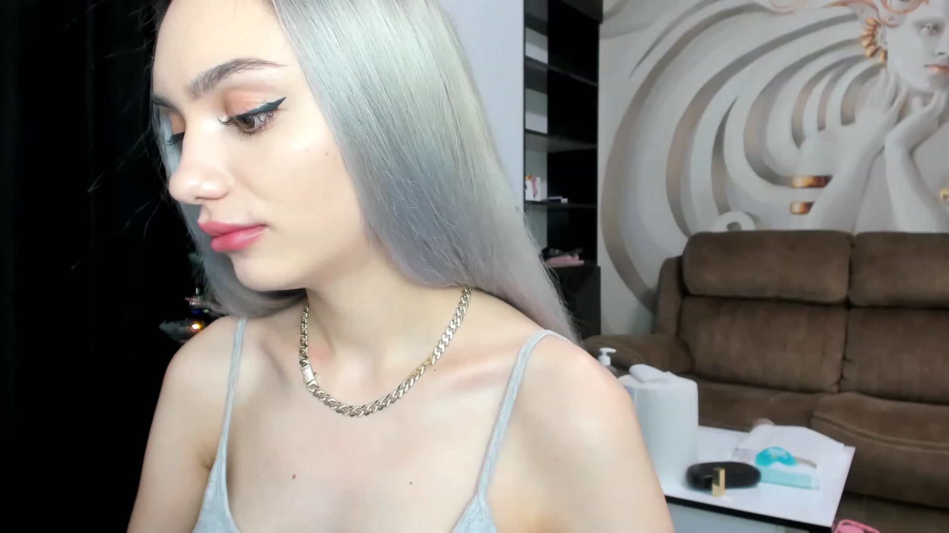 Gallery image thumbnail from HaleySweet18's myfreecams stream on, 01/11/2023, 24:25 image 17 of 20