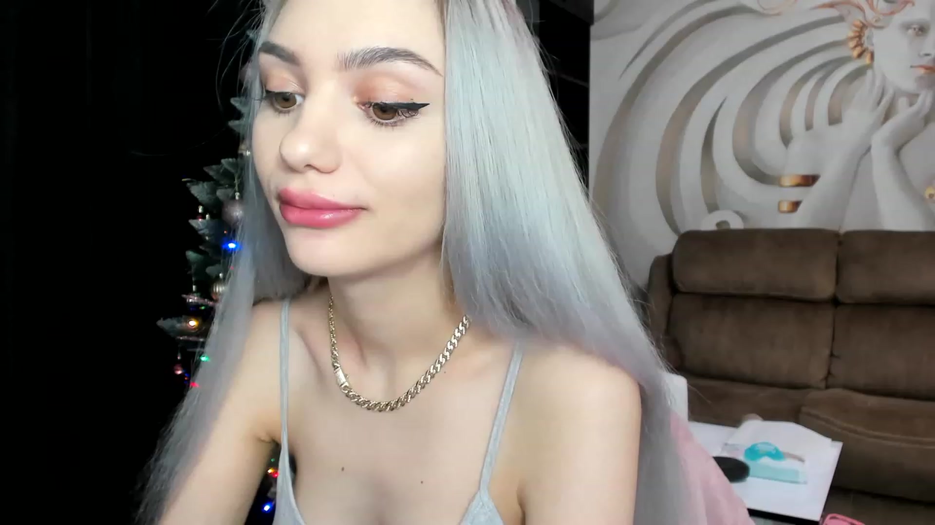Gallery image thumbnail from HaleySweet18's myfreecams stream on, 01/11/2023, 24:25 image 14 of 20