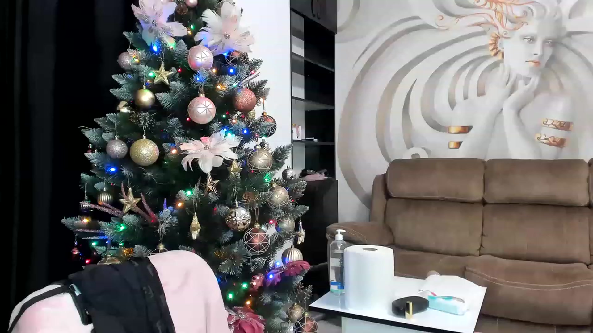 Gallery image thumbnail from HaleySweet18's myfreecams stream on, 01/11/2023, 02:38 image 6 of 20