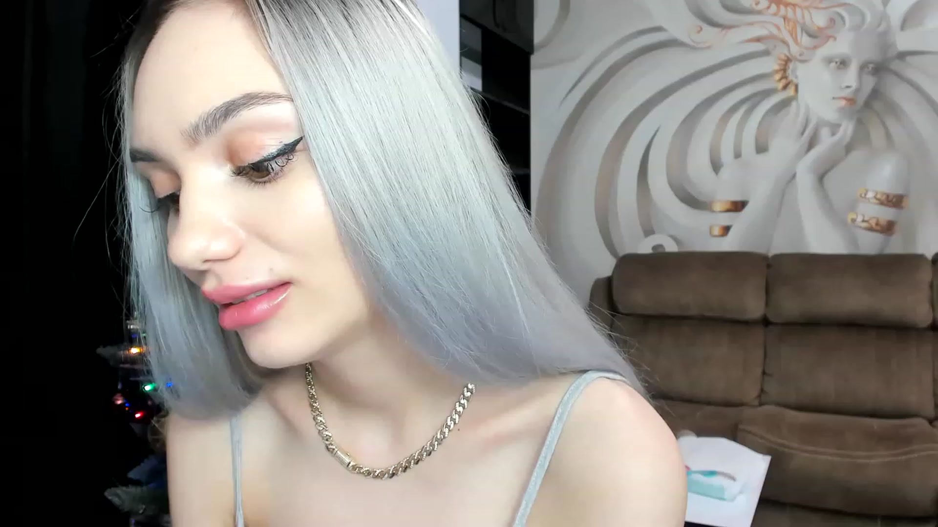 Gallery image thumbnail from HaleySweet18's myfreecams stream on, 01/11/2023, 02:38 image 12 of 20