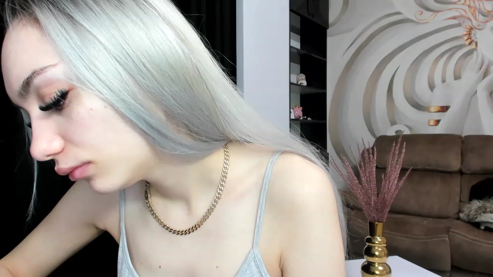 Gallery image thumbnail from HaleySweet18's myfreecams stream on, 01/13/2023, 21:28 image 10 of 20