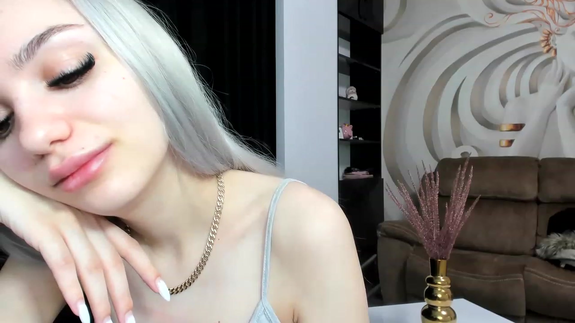 Gallery image thumbnail from HaleySweet18's myfreecams stream on, 01/13/2023, 21:28 image 17 of 20