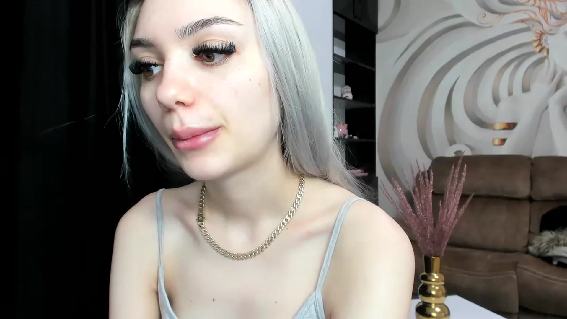 Gallery image thumbnail from HaleySweet18's myfreecams stream on, 01/13/2023, 21:28 image 9 of 20