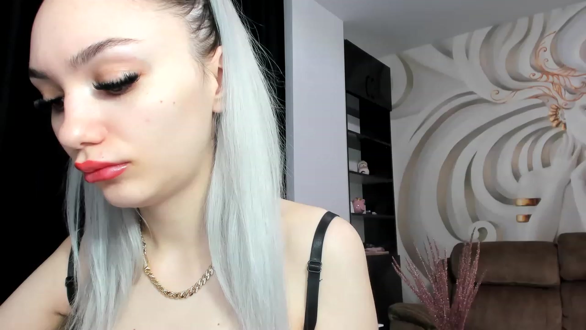 Gallery image thumbnail from HaleySweet18's myfreecams stream on, 01/16/2023, 02:01 image 7 of 20