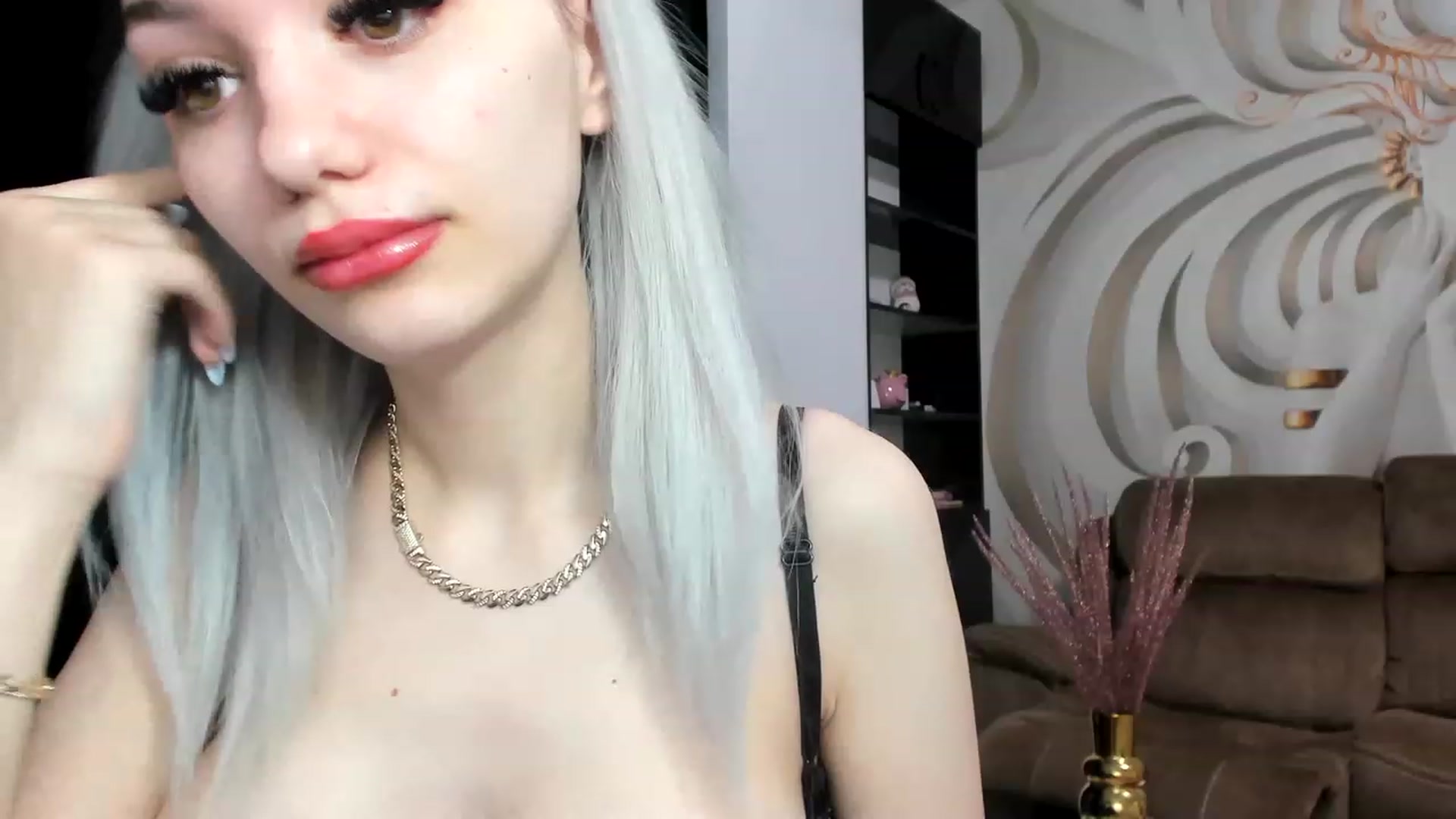 Gallery image thumbnail from HaleySweet18's myfreecams stream on, 01/16/2023, 02:01 image 18 of 20