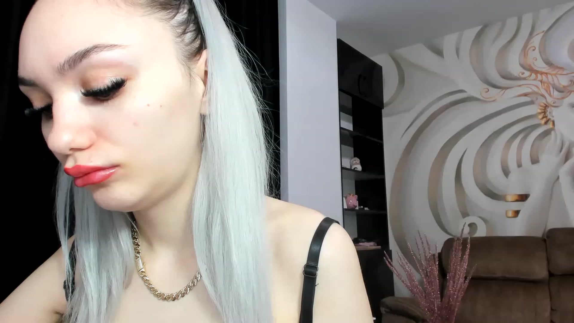 Gallery image thumbnail from HaleySweet18's myfreecams stream on, 01/16/2023, 02:01 image 8 of 20