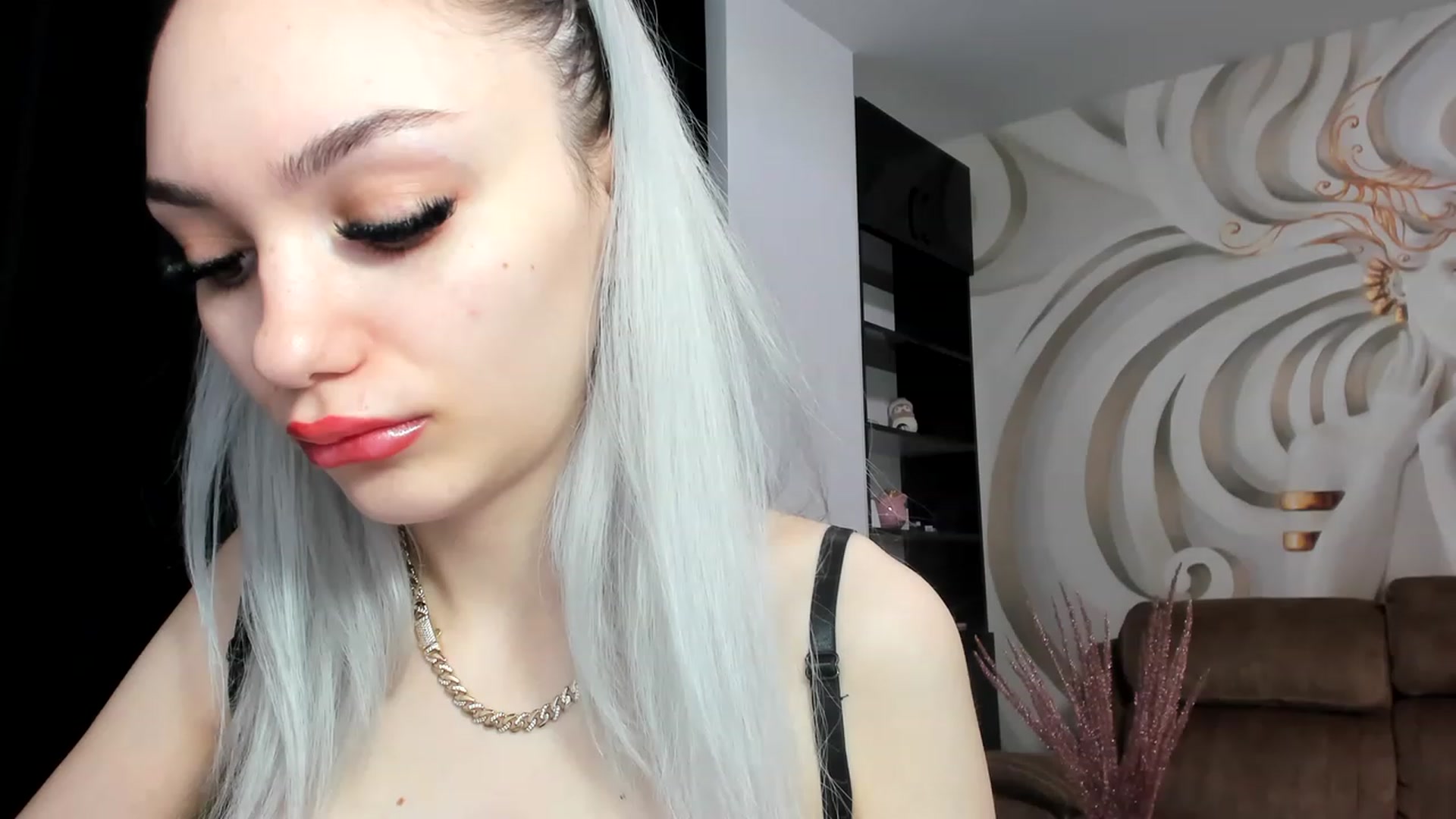 Gallery image thumbnail from HaleySweet18's myfreecams stream on, 01/16/2023, 02:01 image 5 of 20