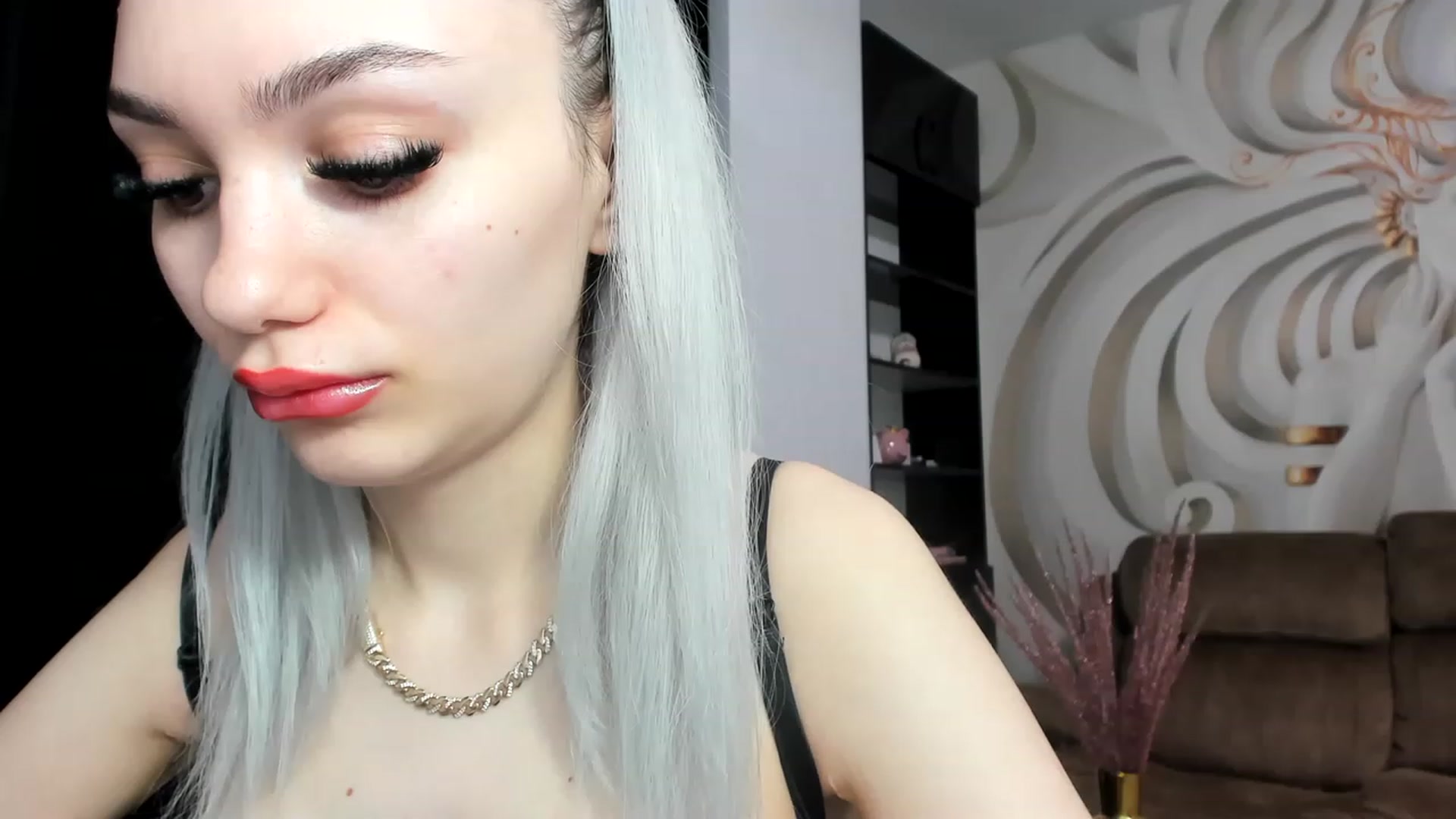 Gallery image thumbnail from HaleySweet18's myfreecams stream on, 01/16/2023, 02:01 image 10 of 20