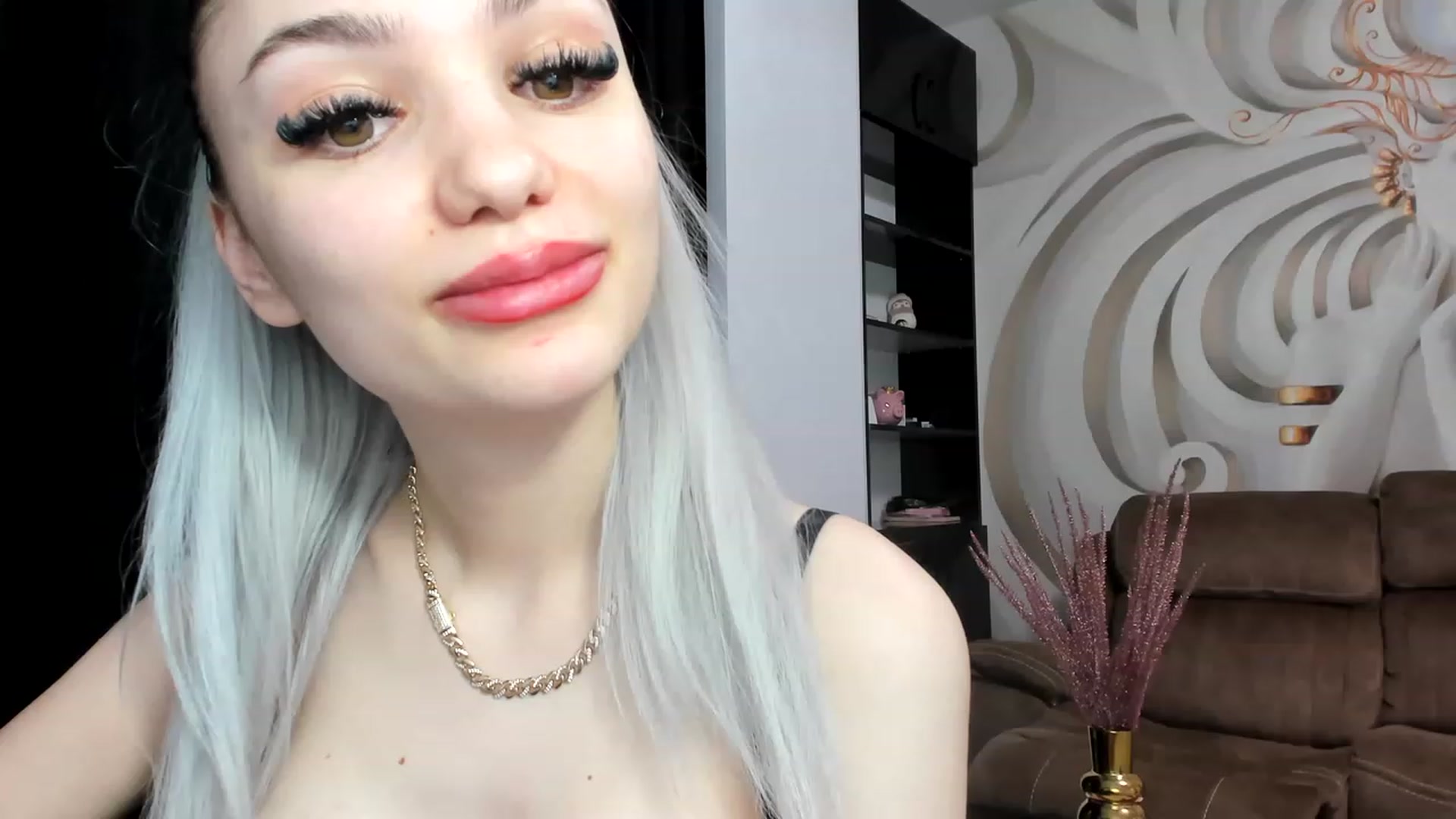 Gallery image thumbnail from HaleySweet18's myfreecams stream on, 01/16/2023, 04:30 image 1 of 20
