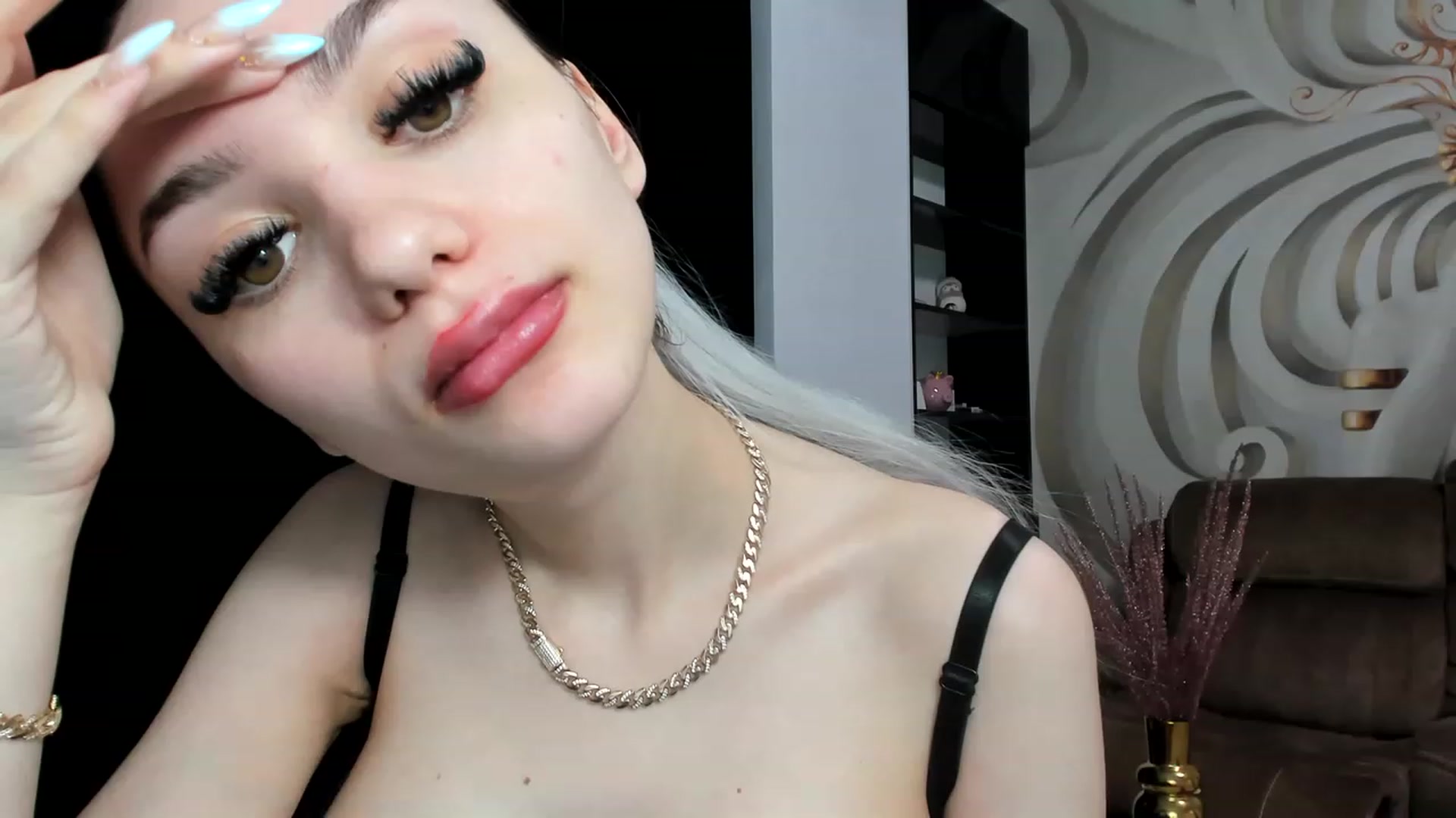 Gallery image thumbnail from HaleySweet18's myfreecams stream on, 01/16/2023, 04:30 image 6 of 20