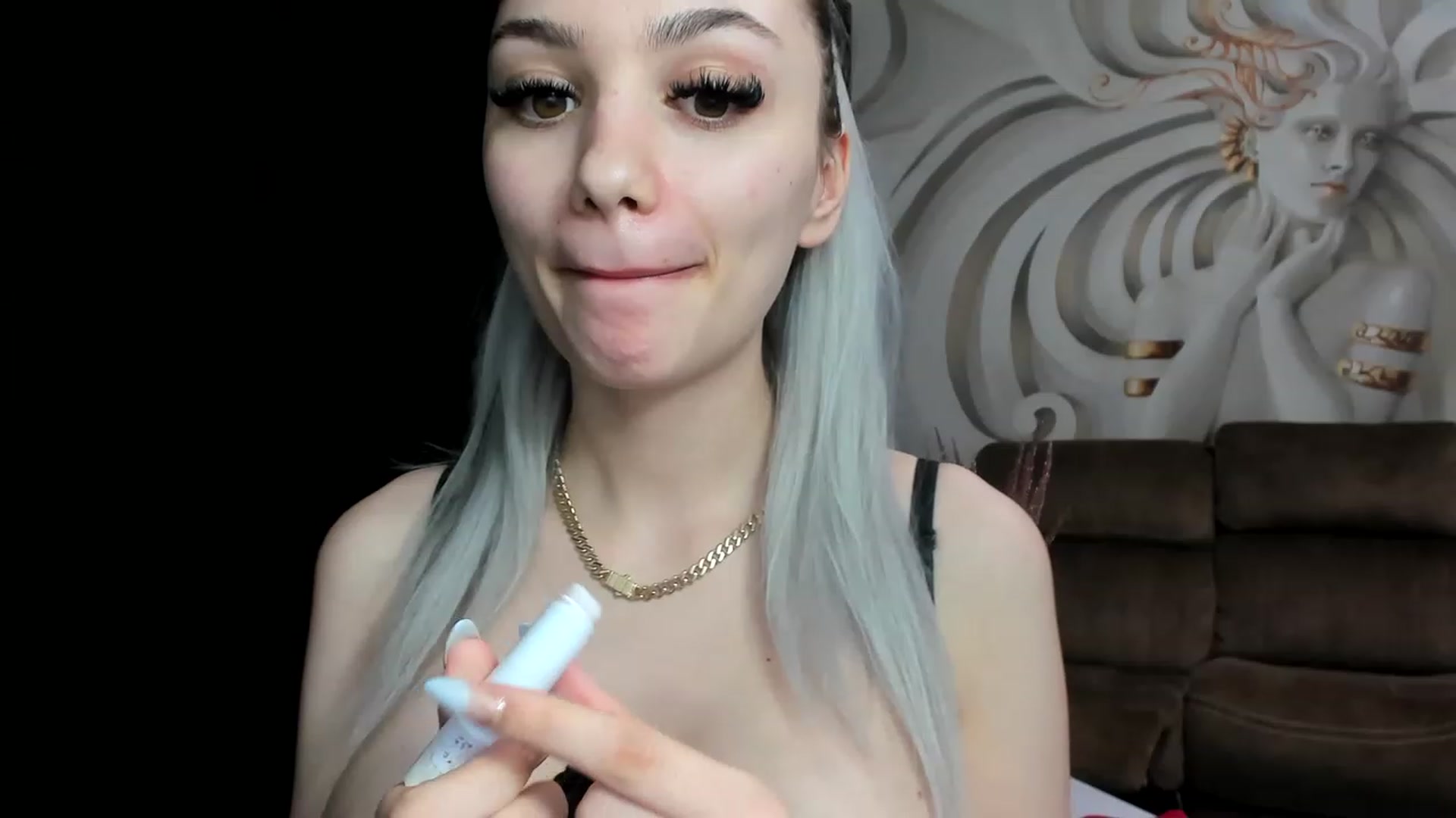Gallery image thumbnail from HaleySweet18's myfreecams stream on, 01/16/2023, 06:28 image 12 of 20