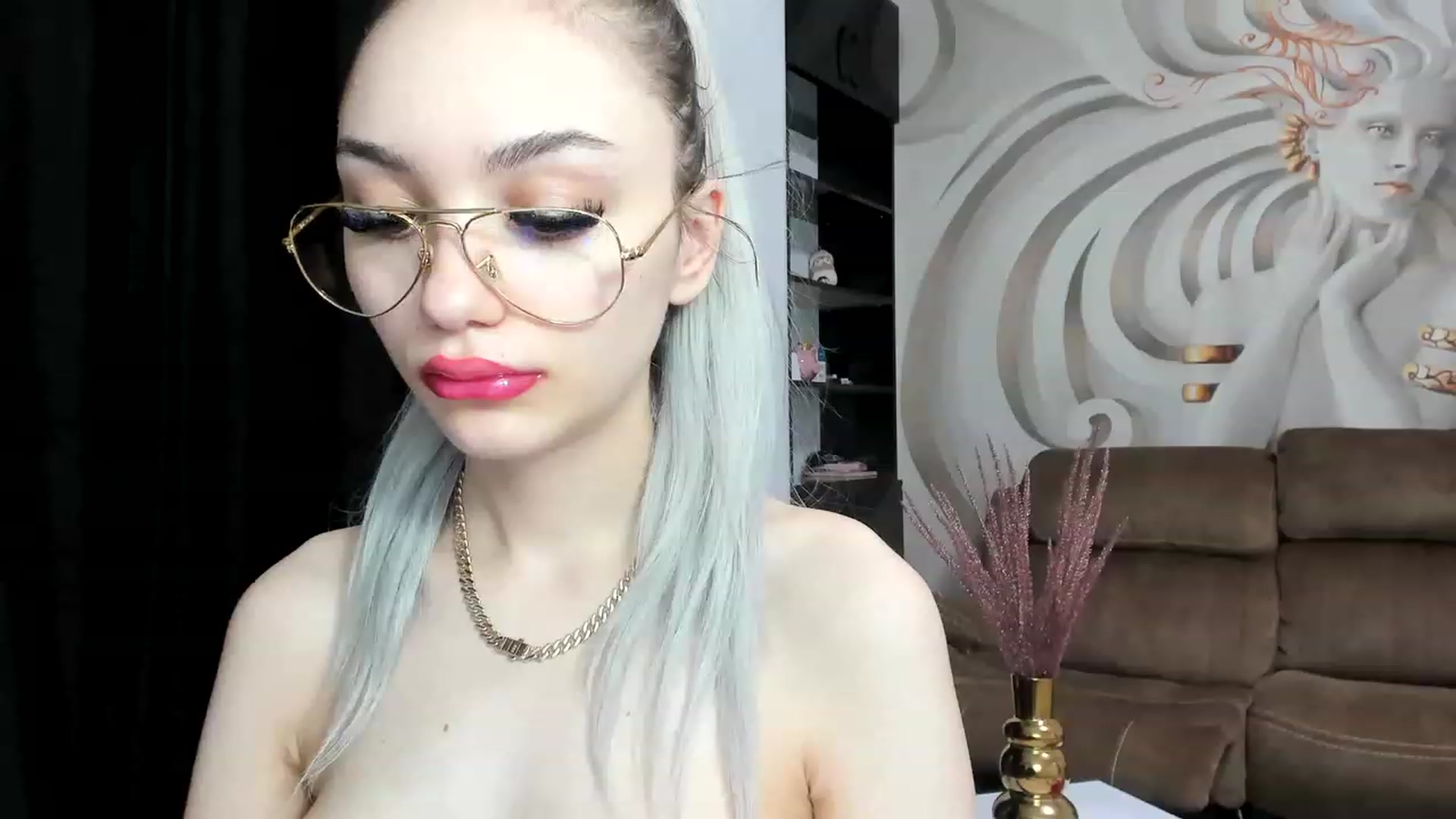 Gallery image thumbnail from HaleySweet18's myfreecams stream on, 01/17/2023, 02:09 image 17 of 20