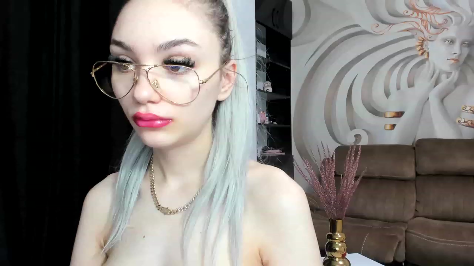 Gallery image thumbnail from HaleySweet18's myfreecams stream on, 01/17/2023, 02:09 image 18 of 20