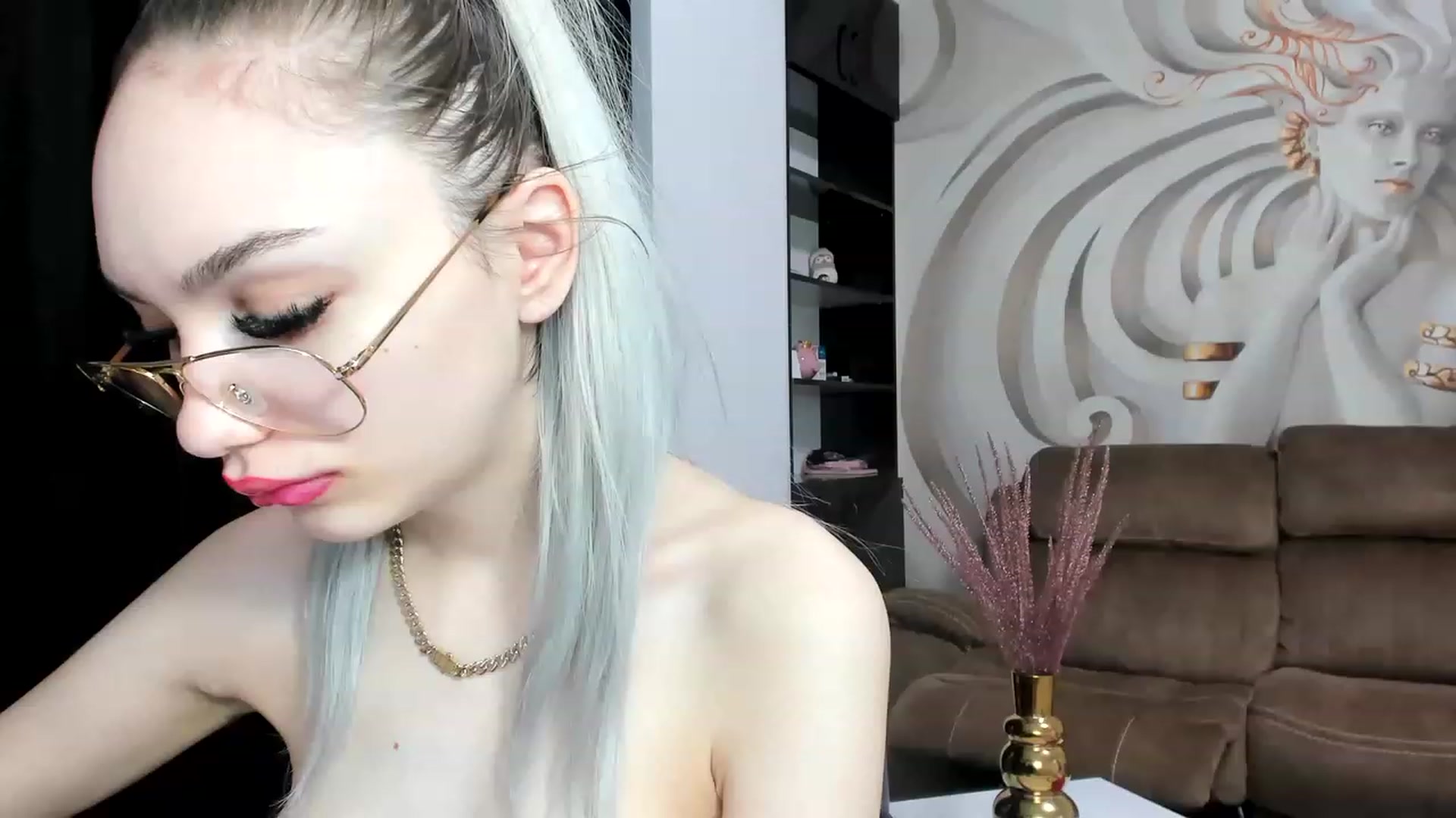 Gallery image thumbnail from HaleySweet18's myfreecams stream on, 01/17/2023, 02:48 image 10 of 20