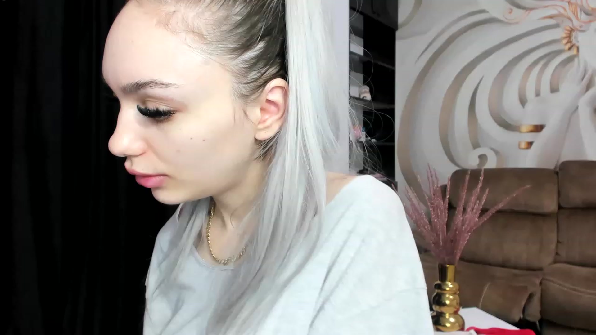 Gallery image thumbnail from HaleySweet18's myfreecams stream on, 01/18/2023, 03:59 image 6 of 20