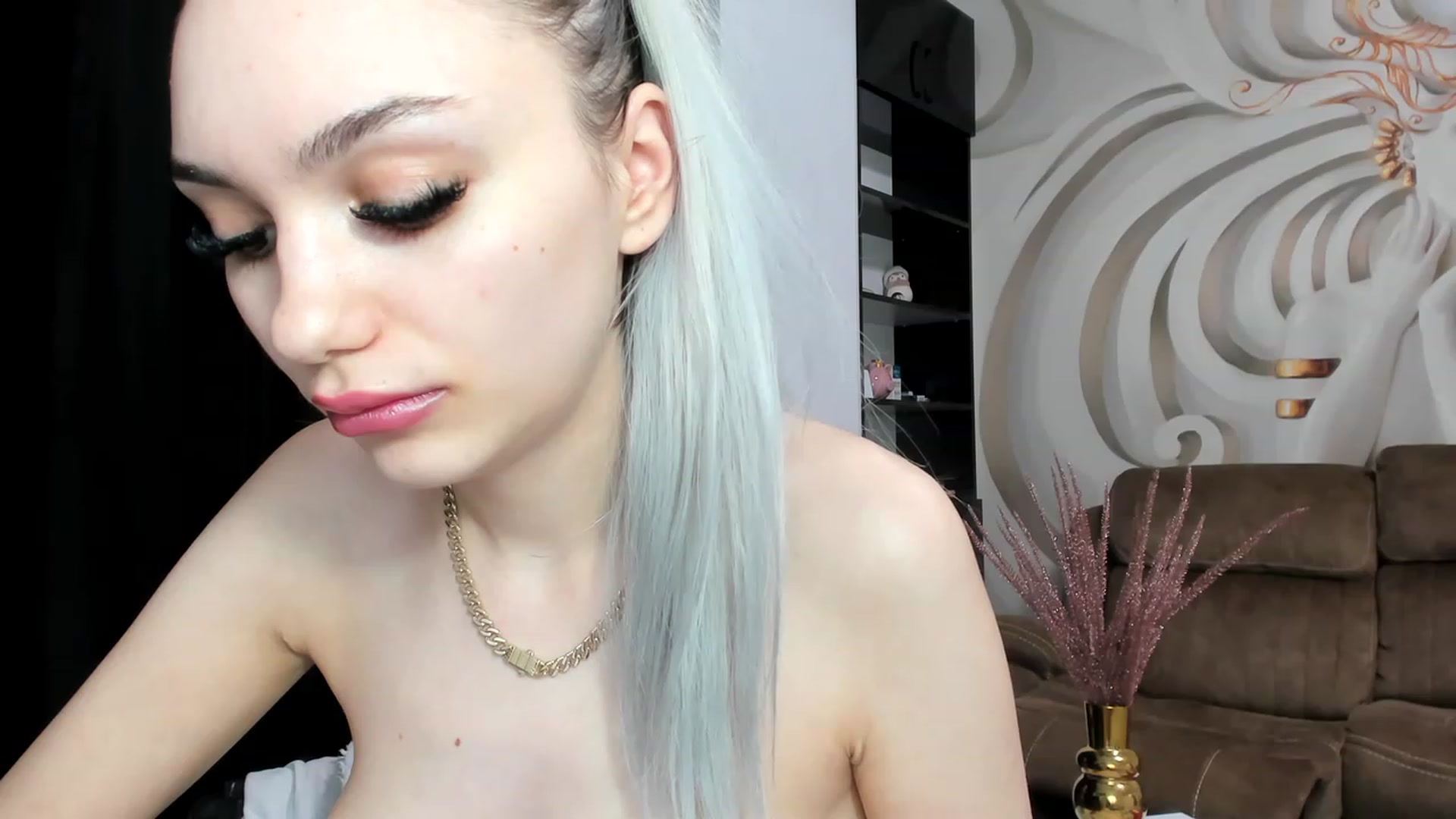 Gallery image thumbnail from HaleySweet18's myfreecams stream on, 01/18/2023, 08:02 image 4 of 20