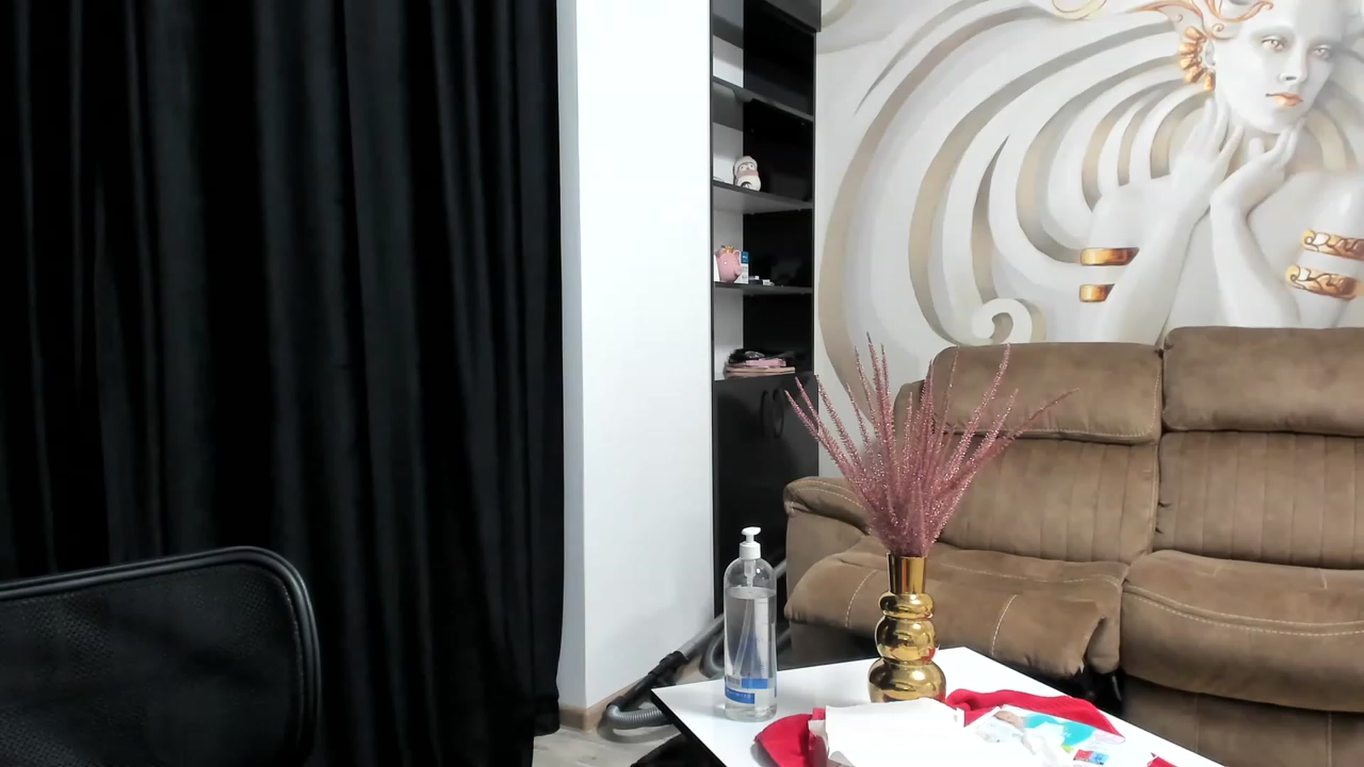 Gallery image thumbnail from HaleySweet18's myfreecams stream on, 01/21/2023, 24:49 image 18 of 20