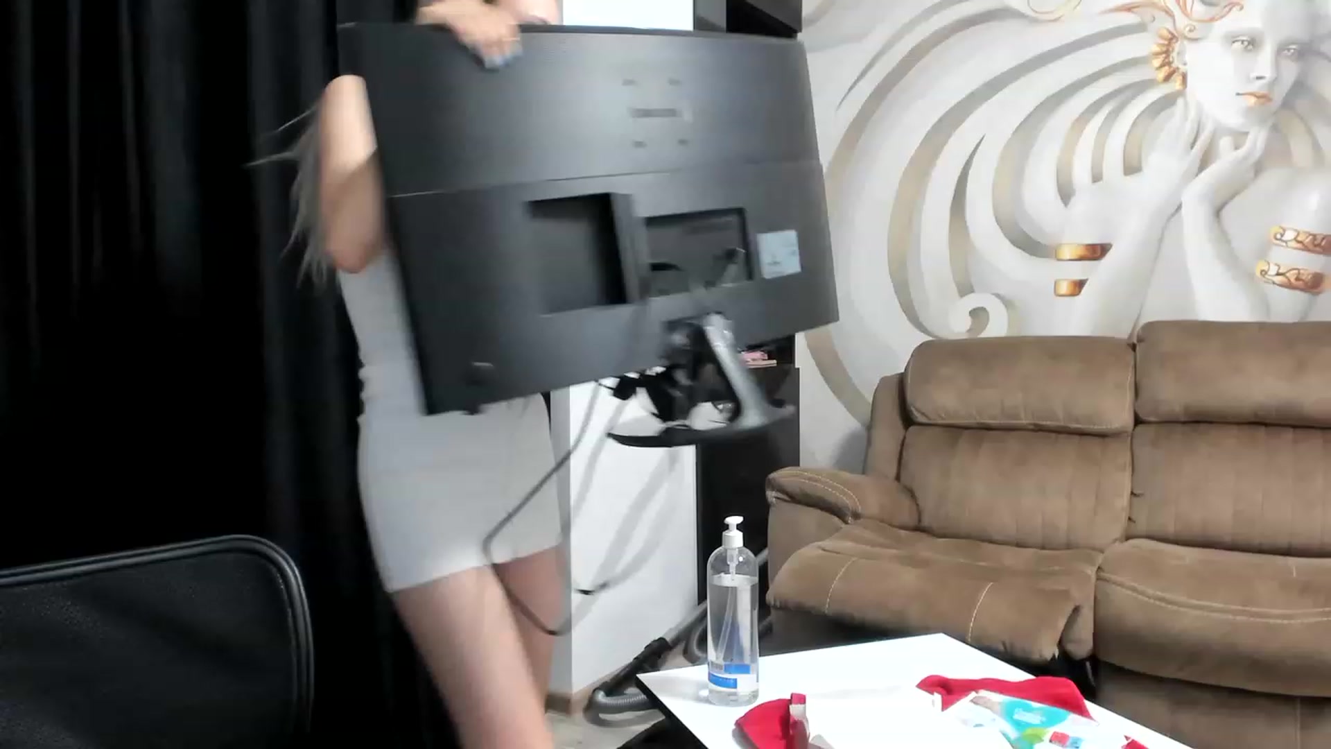 Gallery image thumbnail from HaleySweet18's myfreecams stream on, 01/21/2023, 24:49 image 19 of 20