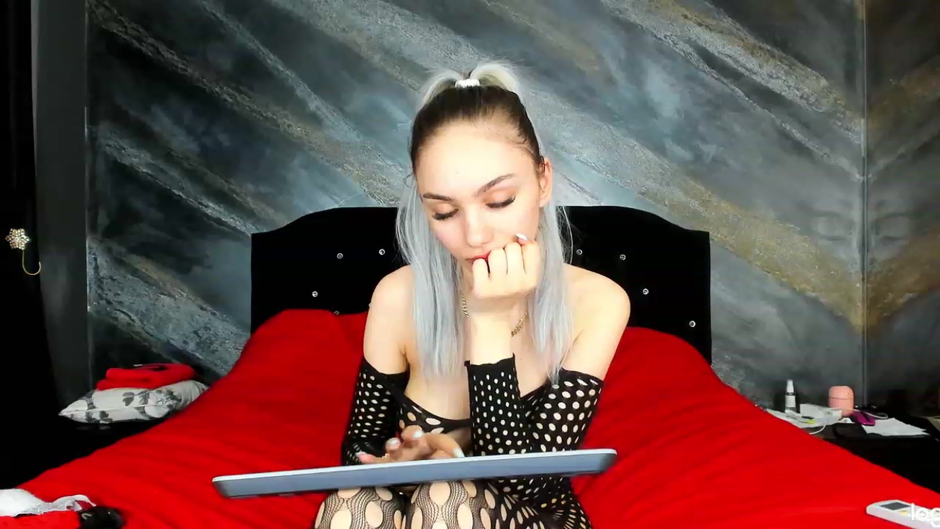 Gallery image thumbnail from HaleySweet18's myfreecams stream on, 02/03/2023, 08:10 image 13 of 20