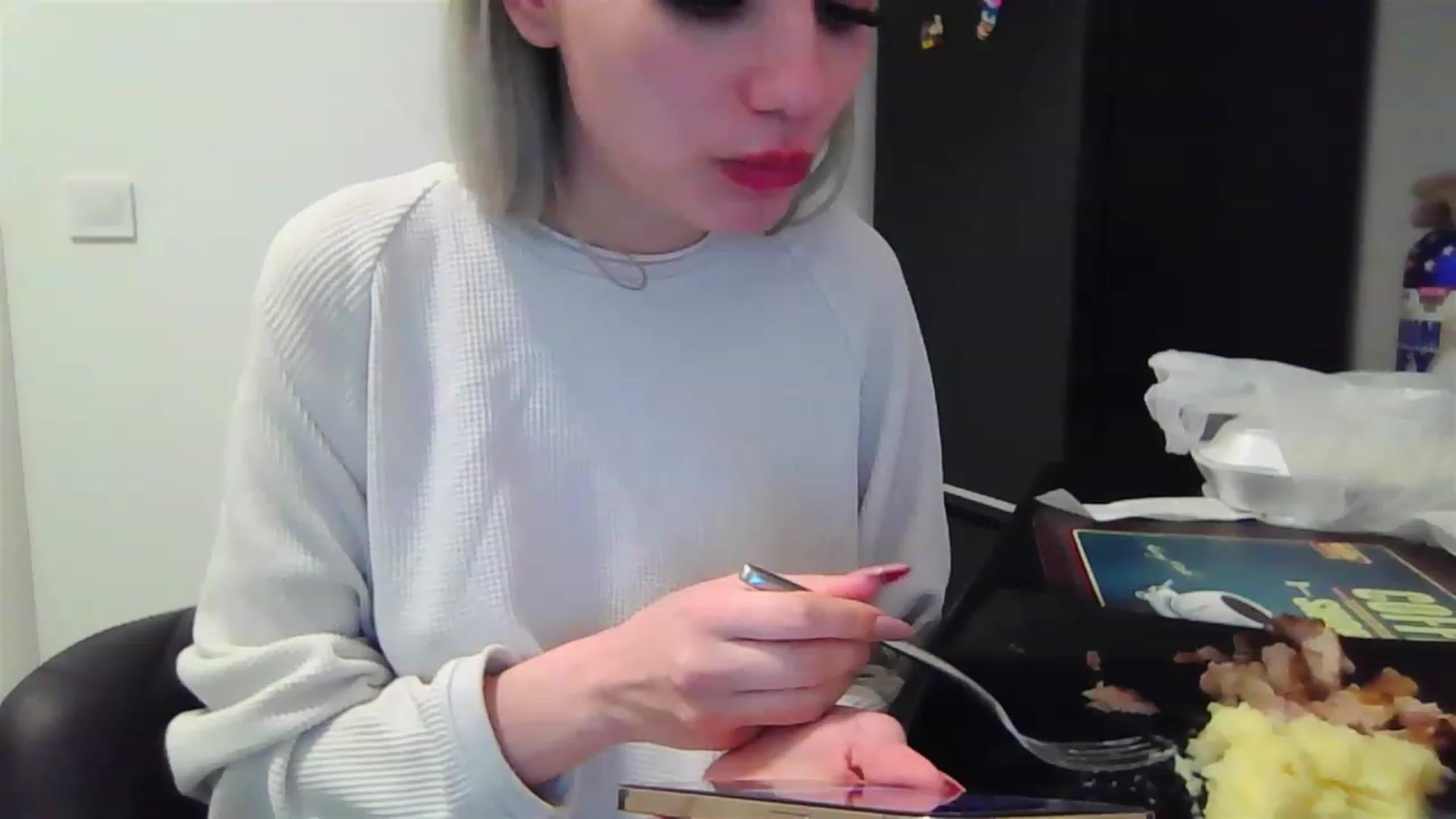 Gallery image thumbnail from HaleySweet18's myfreecams stream on, 02/14/2023, 06:27 image 17 of 20
