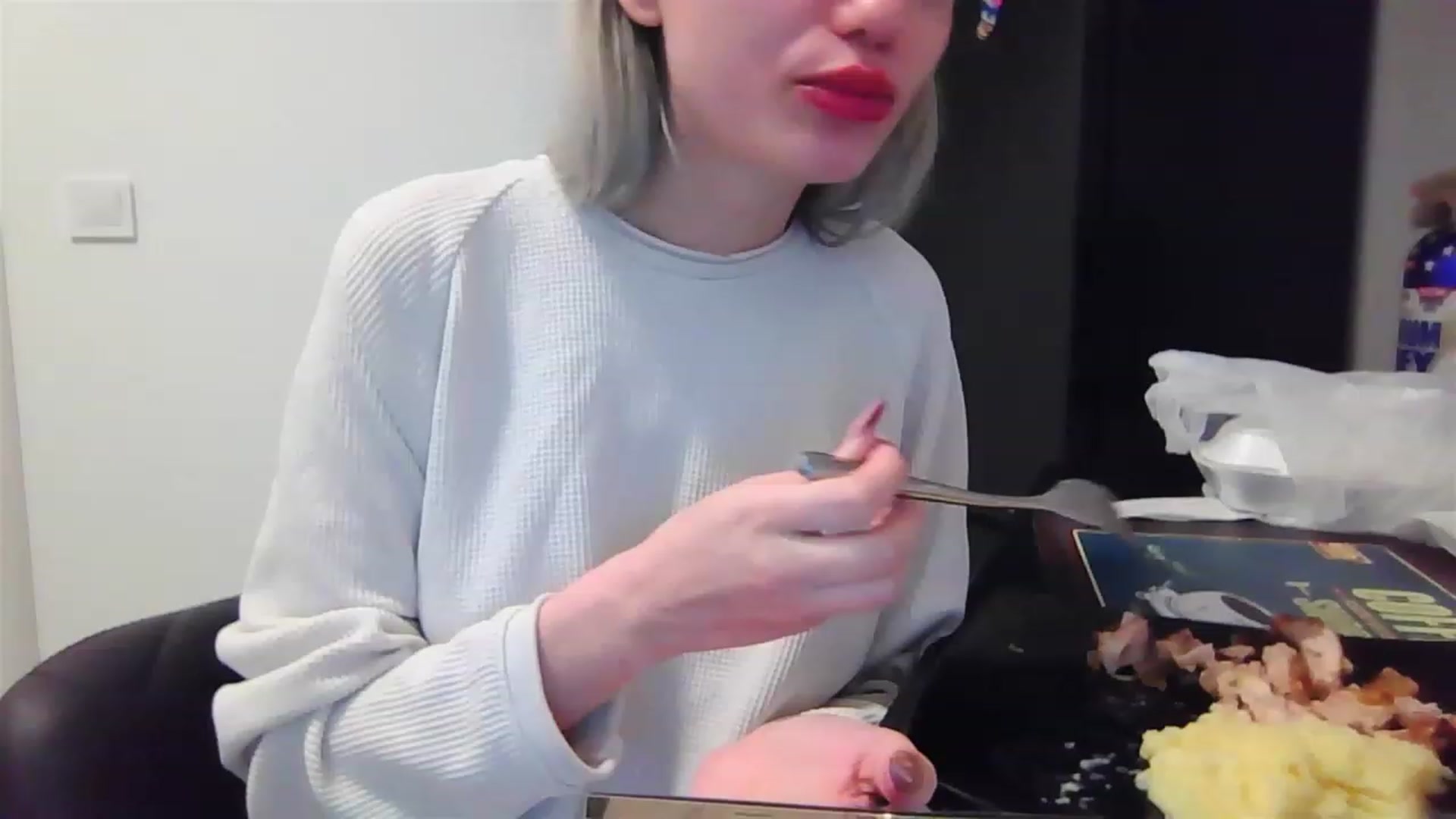 Gallery image thumbnail from HaleySweet18's myfreecams stream on, 02/14/2023, 06:27 image 15 of 20