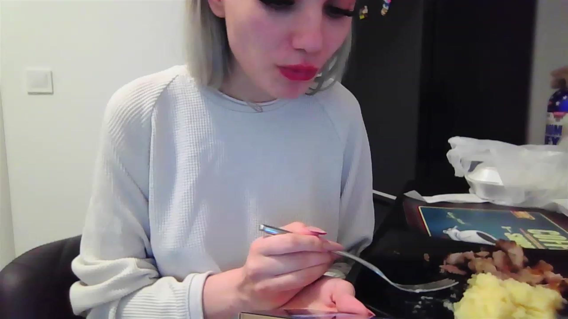 Gallery image thumbnail from HaleySweet18's myfreecams stream on, 02/14/2023, 06:27 image 16 of 20