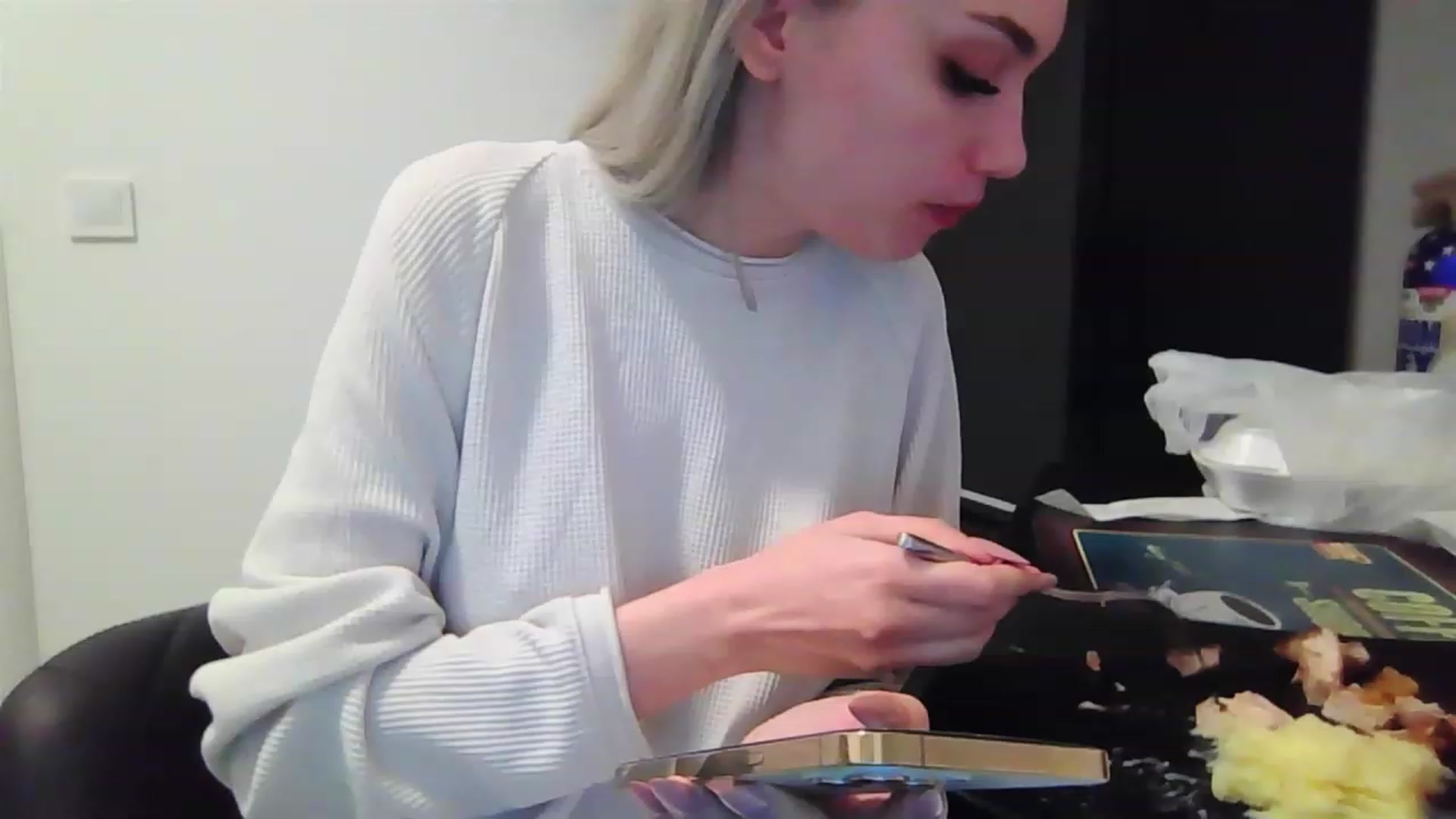 Gallery image thumbnail from HaleySweet18's myfreecams stream on, 02/14/2023, 06:27 image 19 of 20