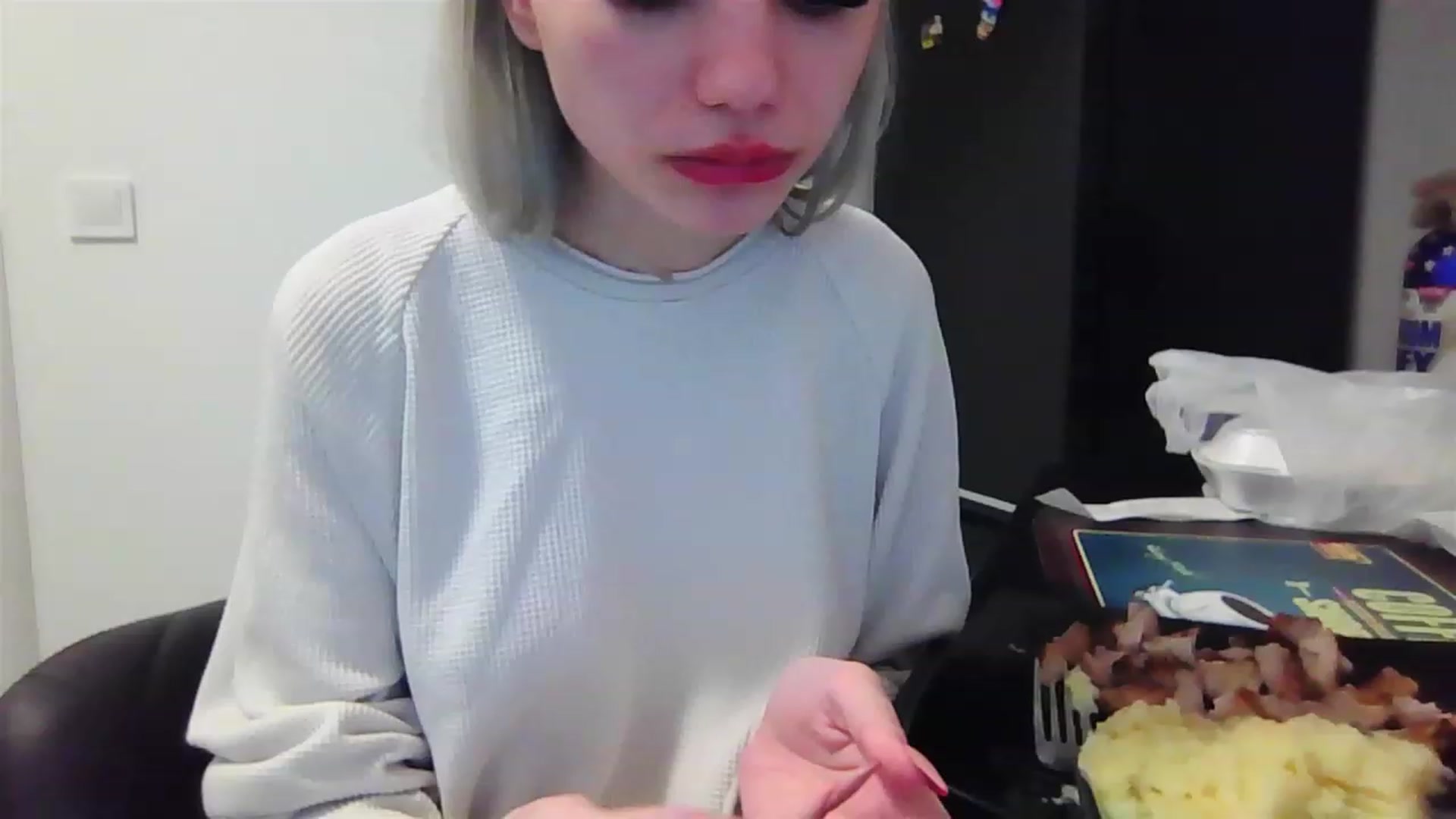 Gallery image thumbnail from HaleySweet18's myfreecams stream on, 02/14/2023, 06:27 image 12 of 20
