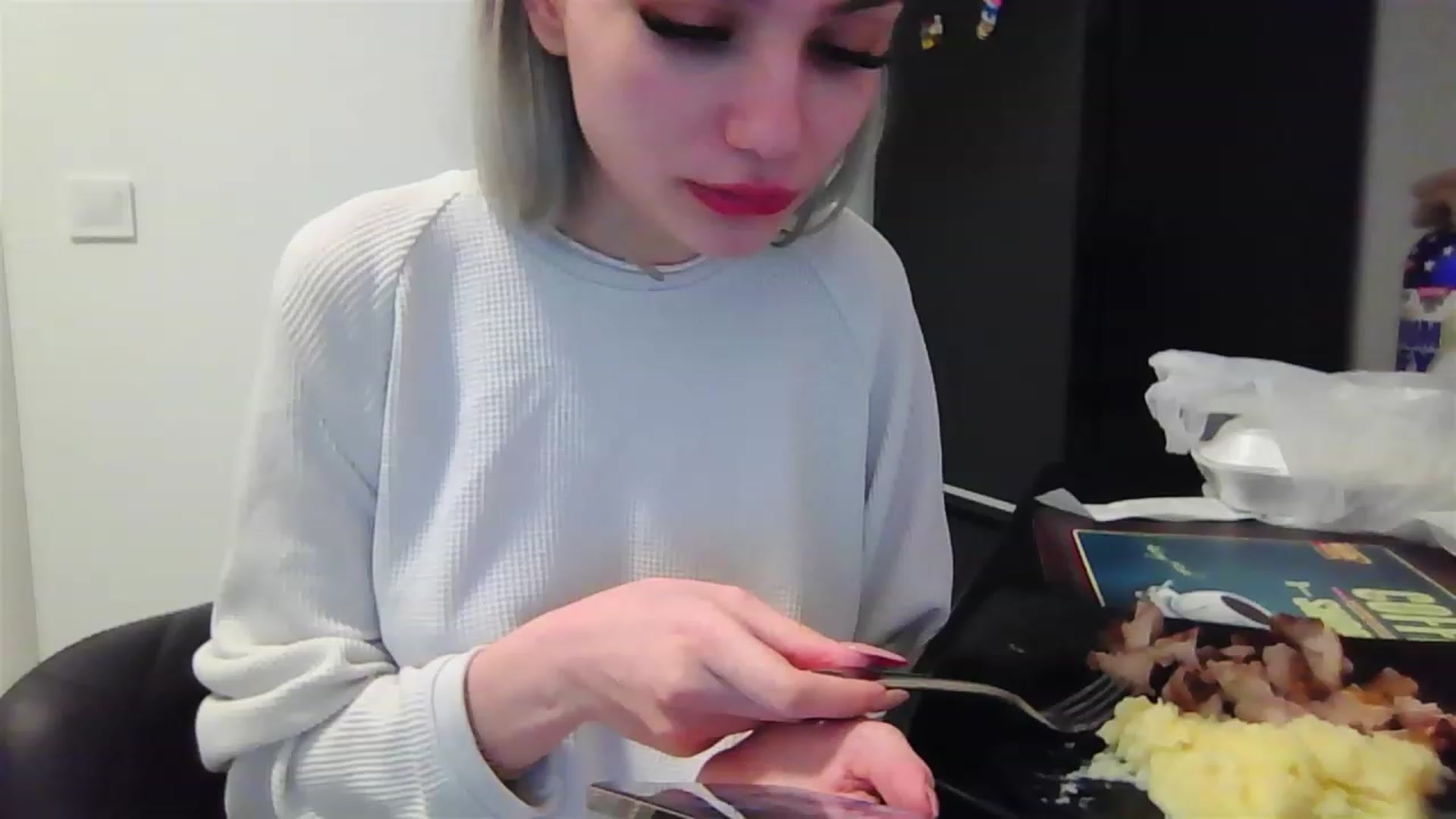 Gallery image thumbnail from HaleySweet18's myfreecams stream on, 02/14/2023, 06:27 image 14 of 20
