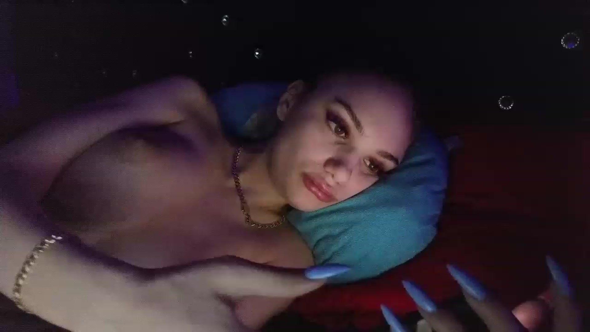 Gallery image thumbnail from HaleySweet18's myfreecams stream on, 03/21/2023, 09:21 image 16 of 20