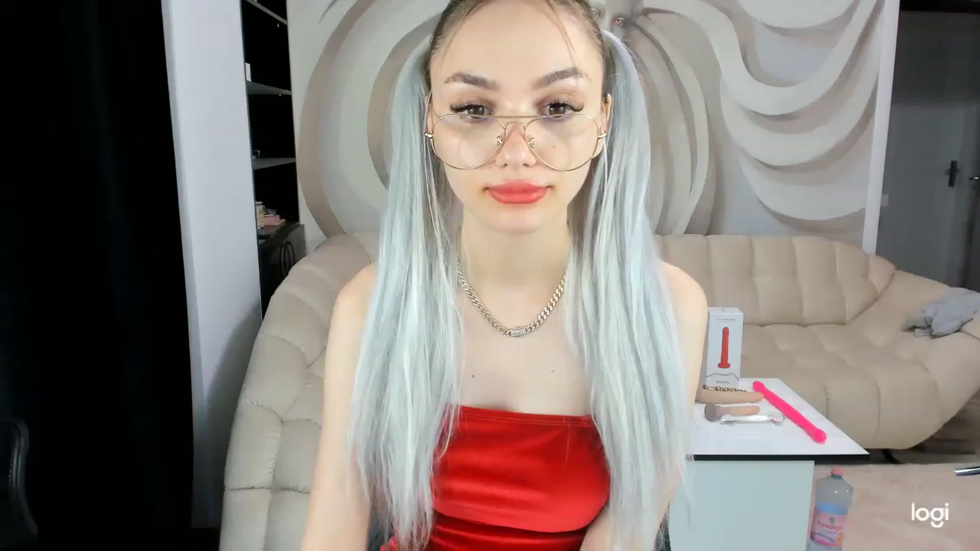 Gallery image thumbnail from HaleySweet18's myfreecams stream on, 06/21/2023, 02:30 image 1 of 20