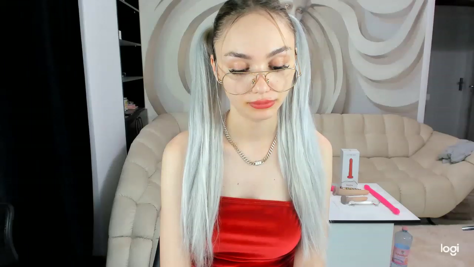 Gallery image thumbnail from HaleySweet18's myfreecams stream on, 06/21/2023, 02:30 image 2 of 20