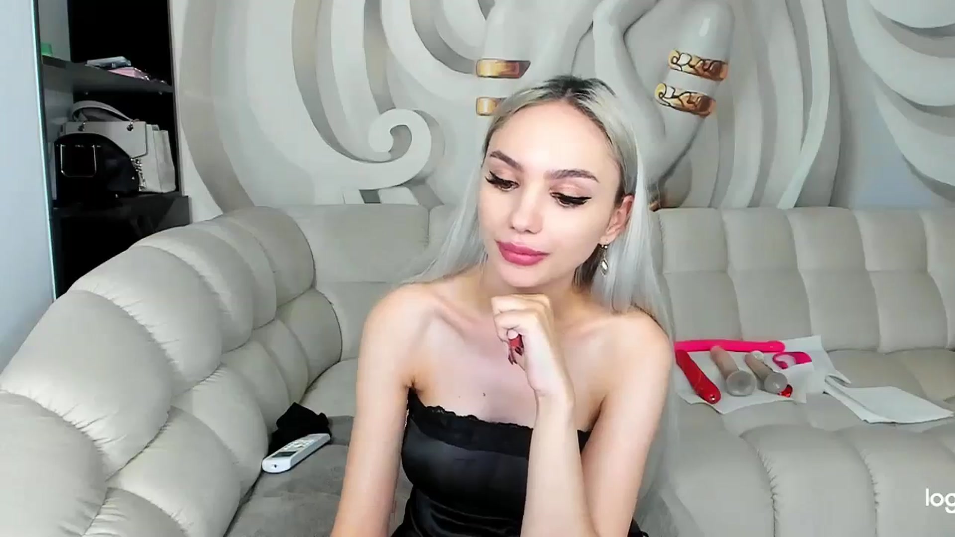 Gallery image thumbnail from HaleySweet18's myfreecams stream on, 10/16/2023, 01:08 image 10 of 20