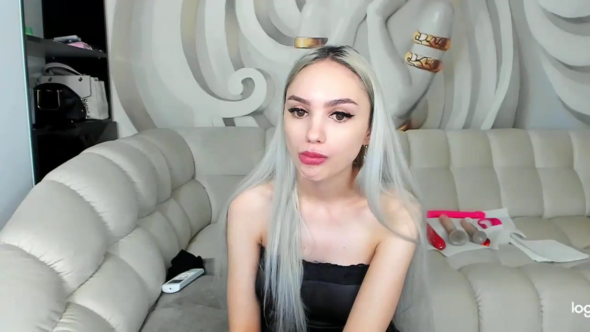 Gallery image thumbnail from HaleySweet18's myfreecams stream on, 10/16/2023, 01:08 image 3 of 20