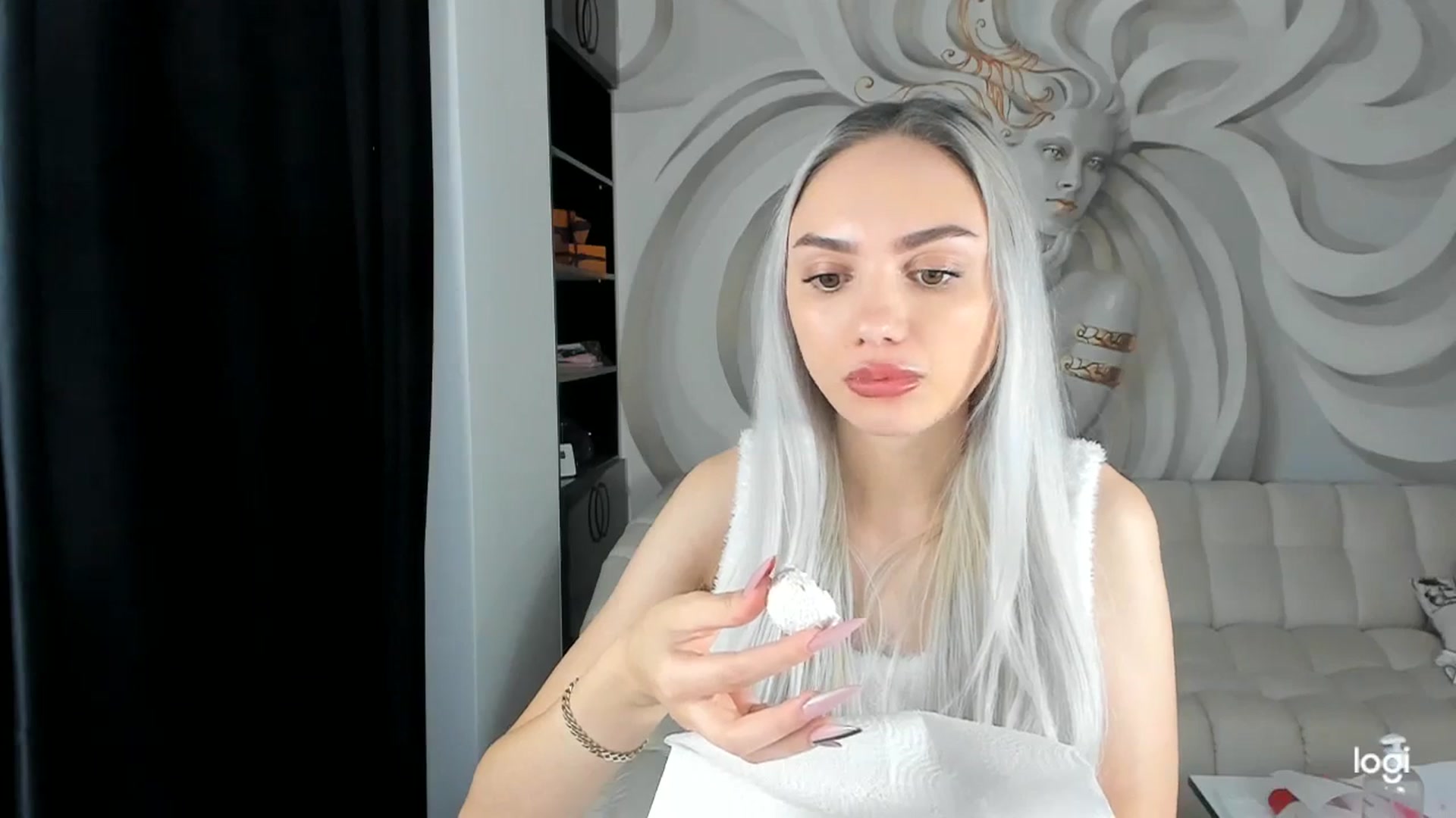 Gallery image thumbnail from HaleySweet18's myfreecams stream on, 11/28/2023, 06:16 image 7 of 20