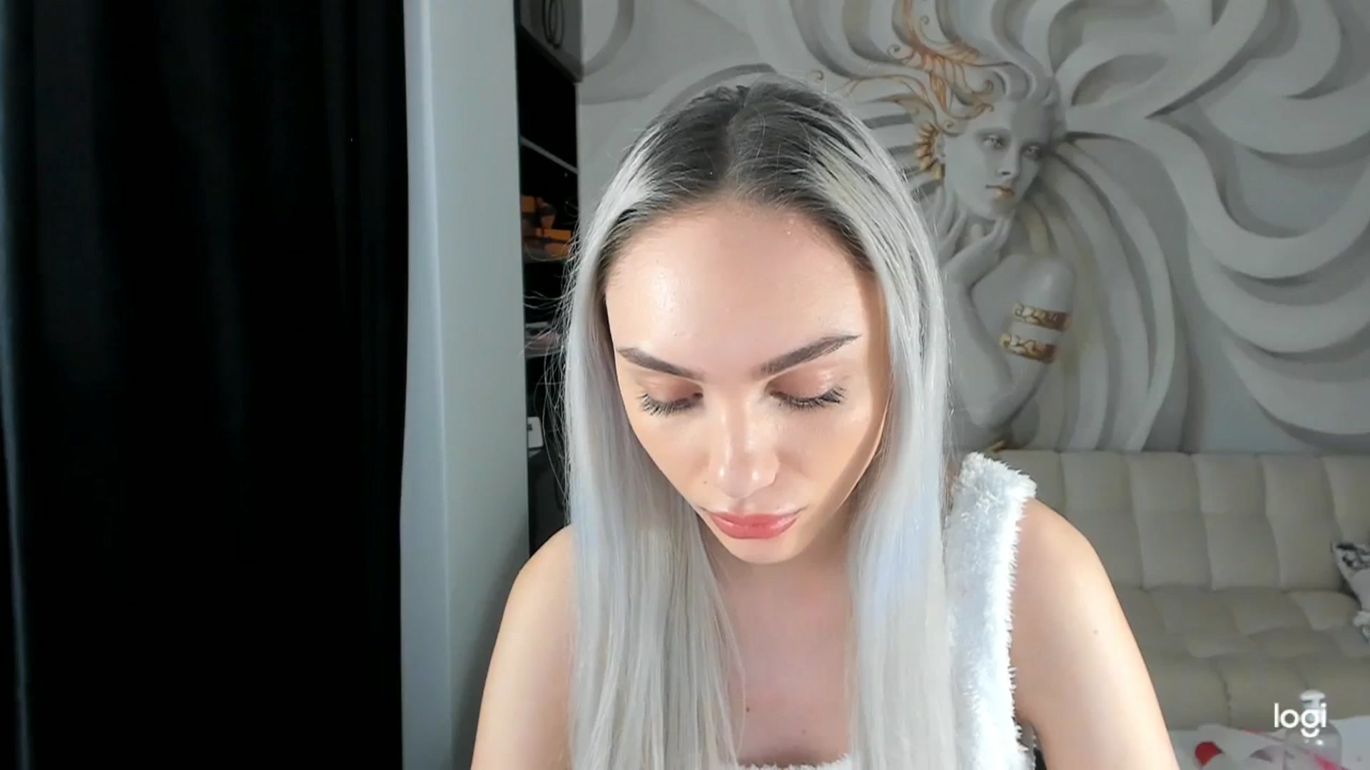 Gallery image thumbnail from HaleySweet18's myfreecams stream on, 11/28/2023, 06:56 image 11 of 20