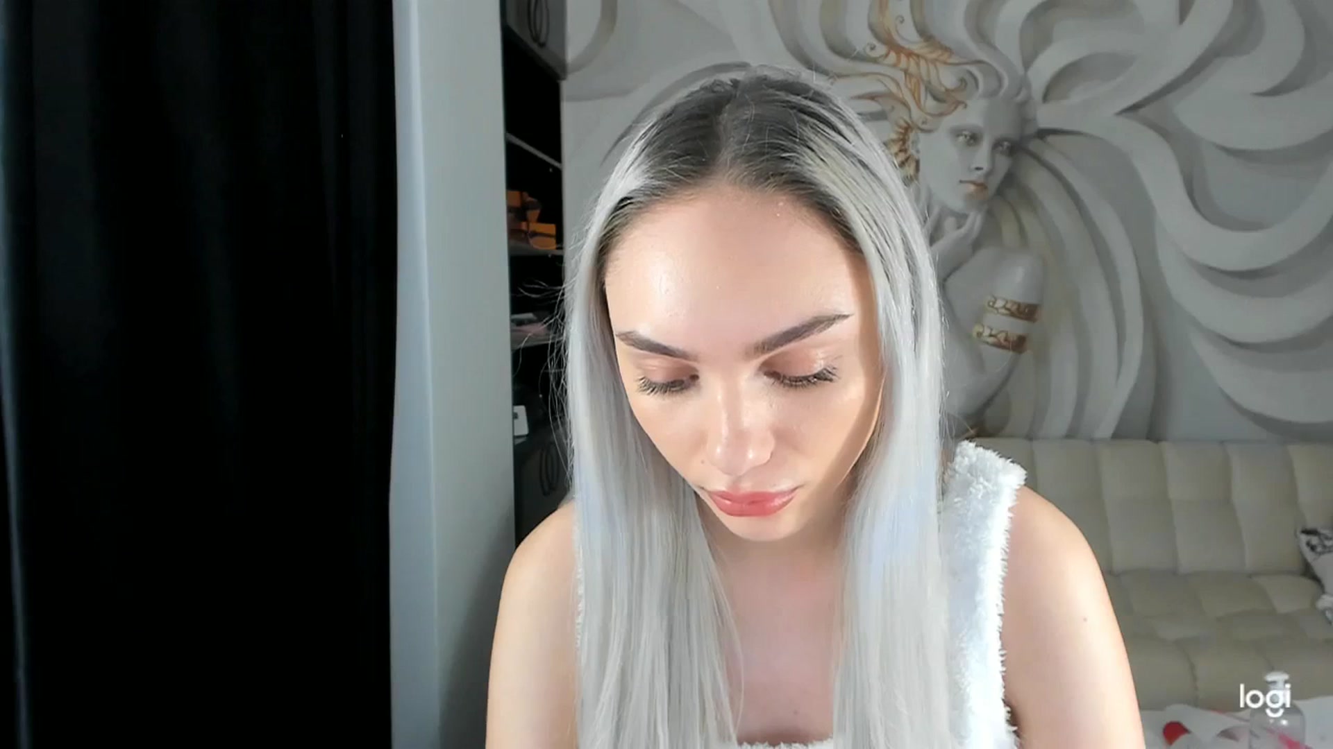 Gallery image thumbnail from HaleySweet18's myfreecams stream on, 11/28/2023, 06:56 image 12 of 20