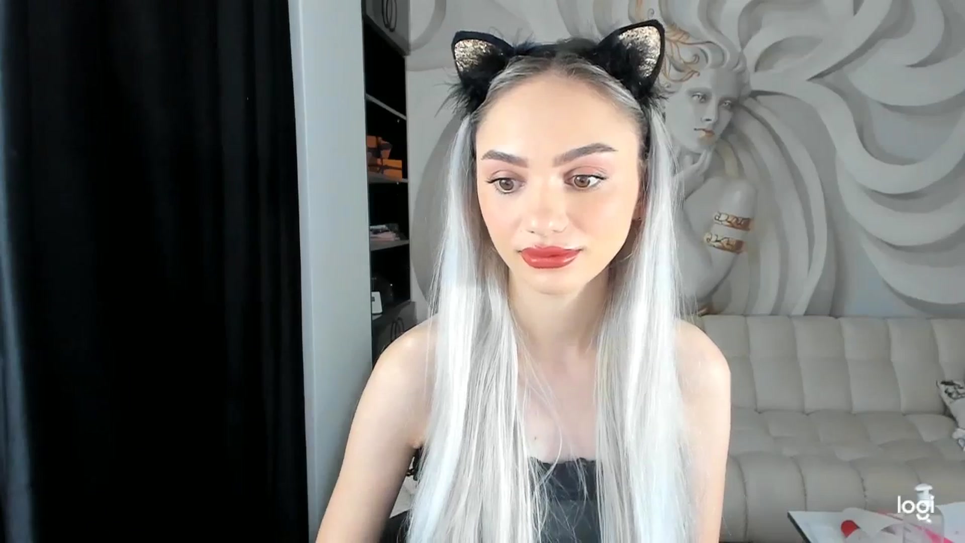 Gallery image thumbnail from HaleySweet18's myfreecams stream on, 11/28/2023, 22:41 image 14 of 20