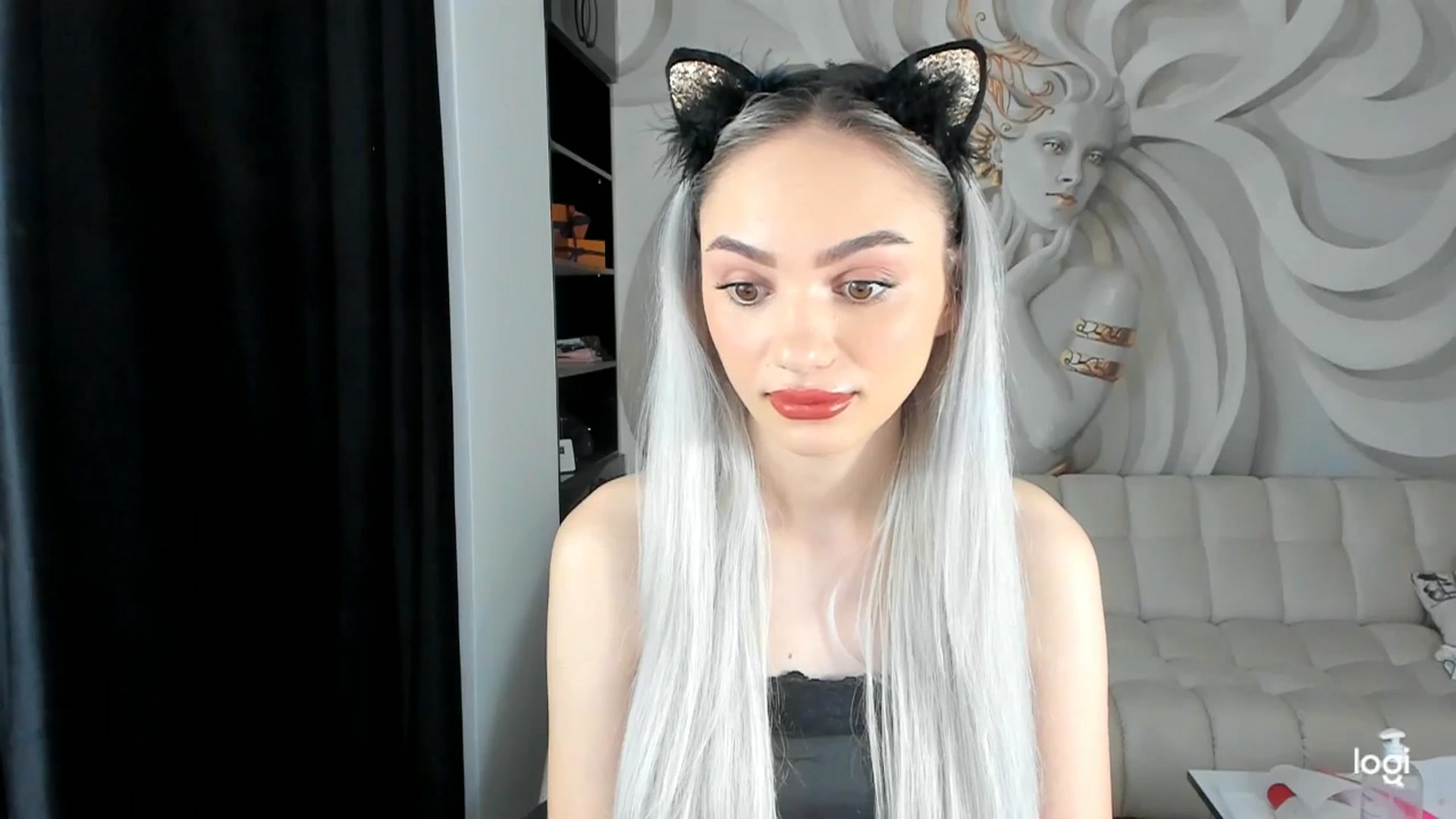 Gallery image thumbnail from HaleySweet18's myfreecams stream on, 11/28/2023, 22:41 image 6 of 20