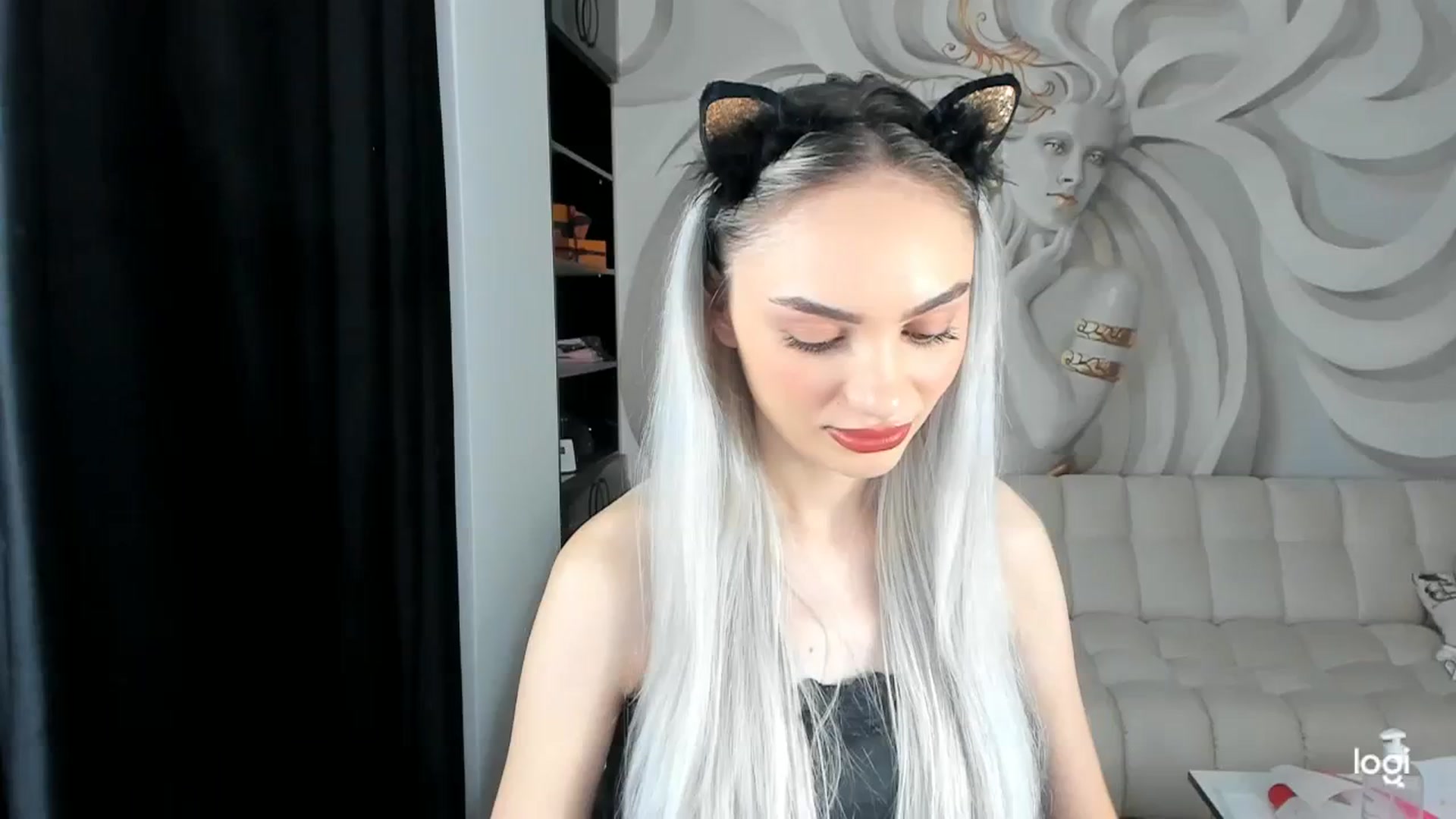Gallery image thumbnail from HaleySweet18's myfreecams stream on, 11/28/2023, 22:41 image 16 of 20