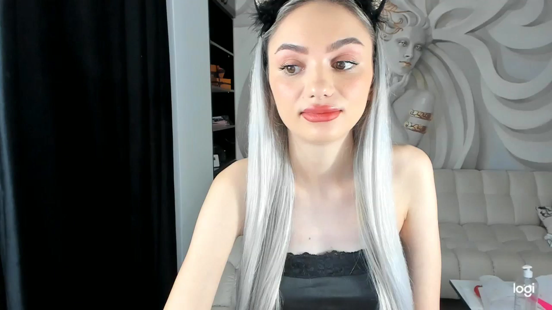 Gallery image thumbnail from HaleySweet18's myfreecams stream on, 11/29/2023, 24:29 image 18 of 20