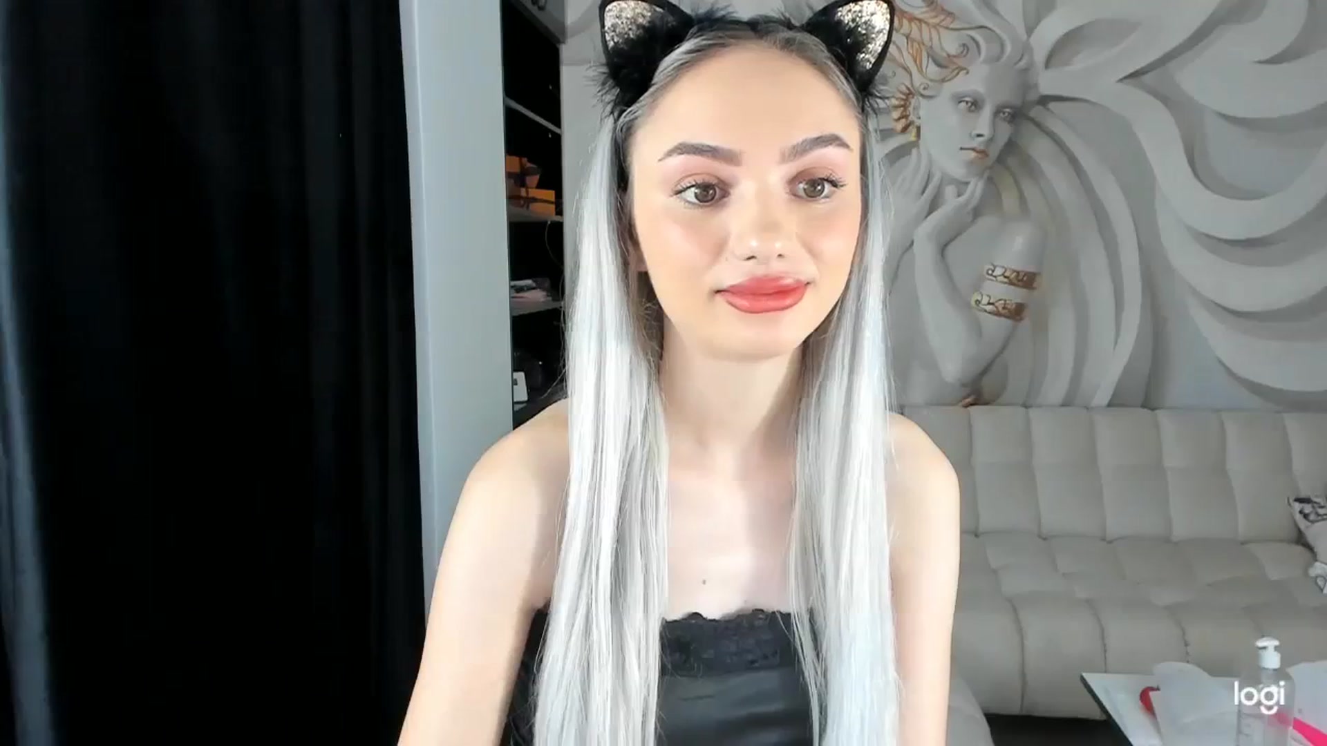 Gallery image thumbnail from HaleySweet18's myfreecams stream on, 11/29/2023, 24:29 image 12 of 20