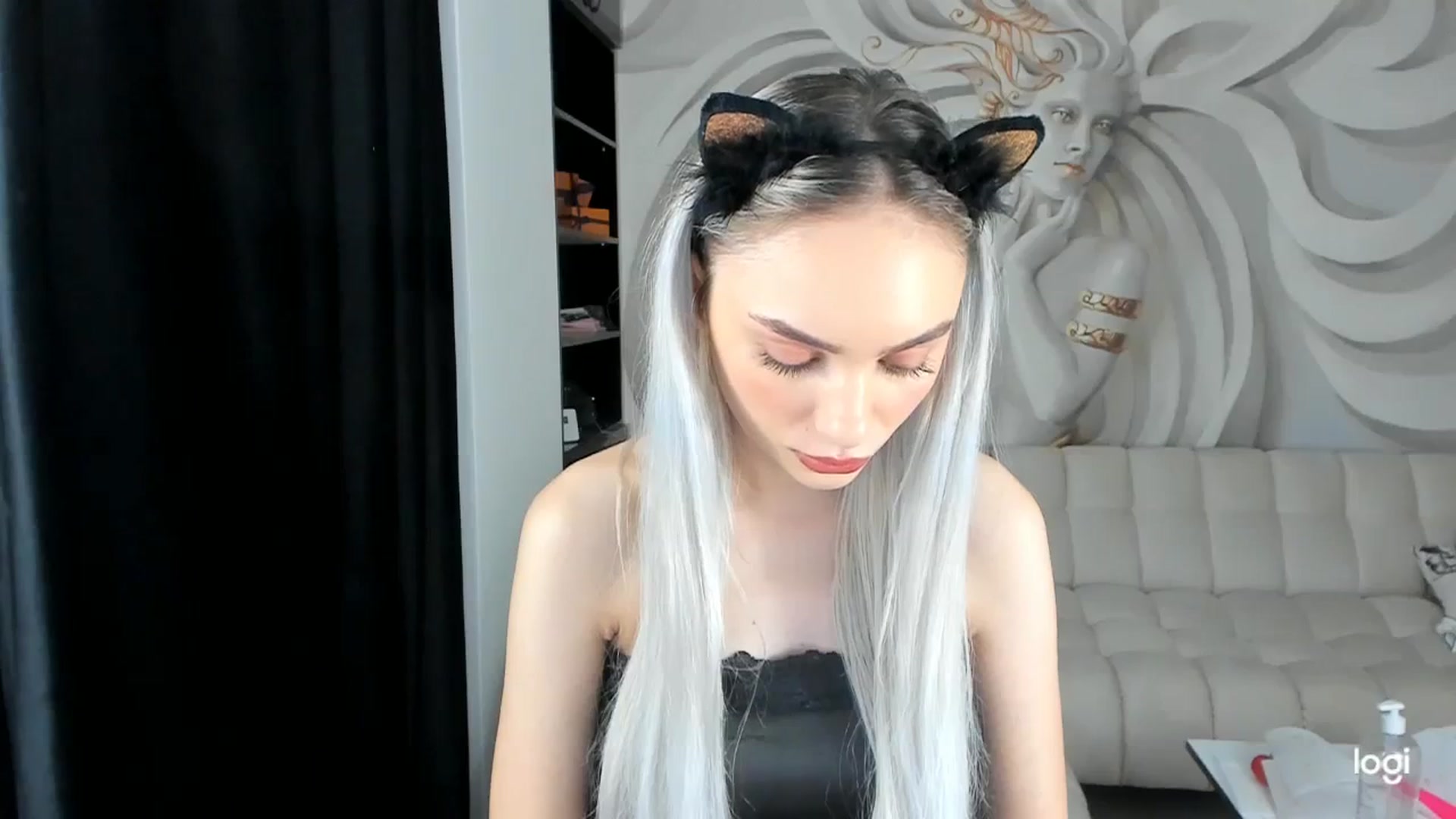 Gallery image thumbnail from HaleySweet18's myfreecams stream on, 11/29/2023, 24:29 image 7 of 20