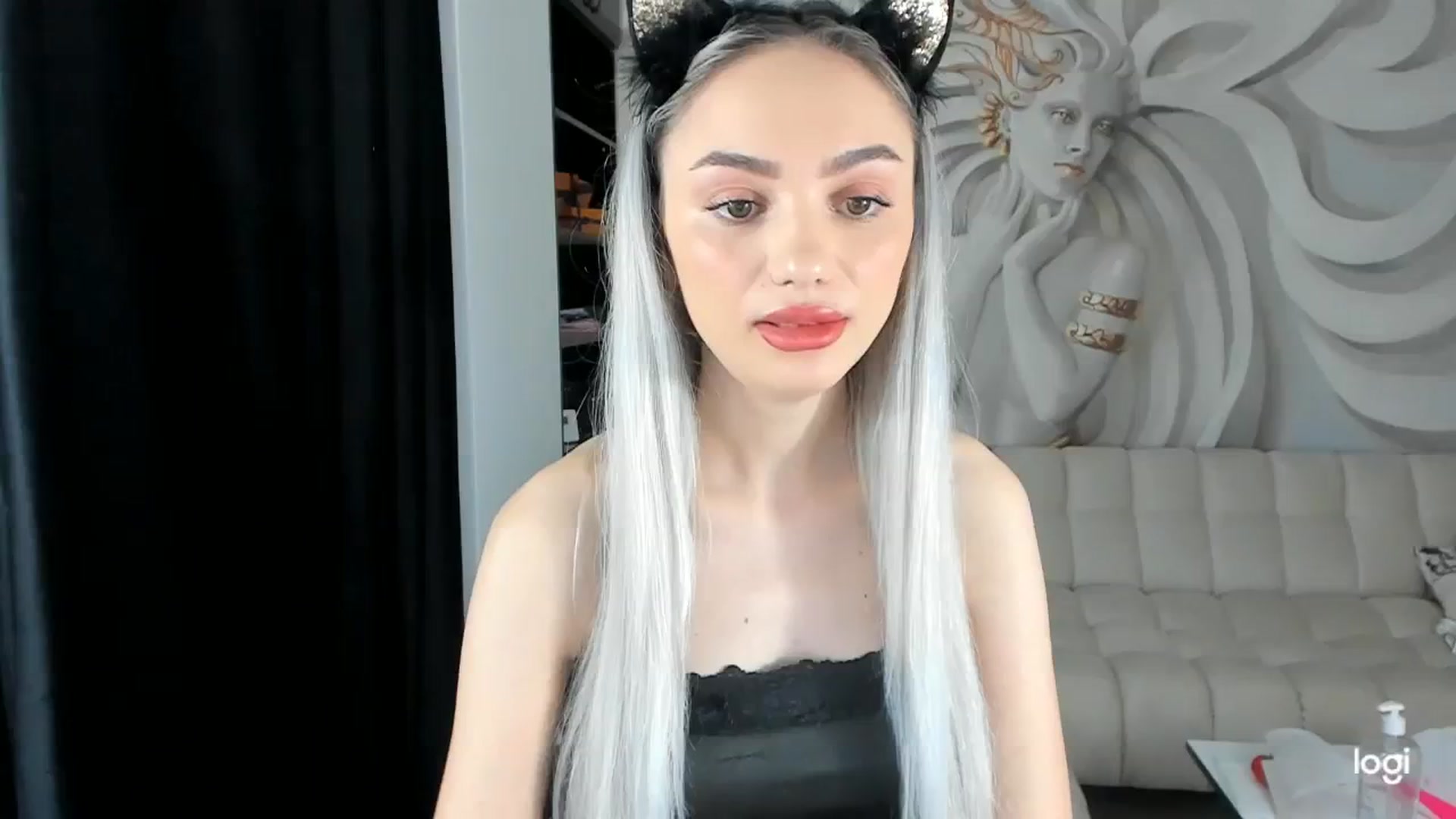 Gallery image thumbnail from HaleySweet18's myfreecams stream on, 11/29/2023, 24:29 image 1 of 20