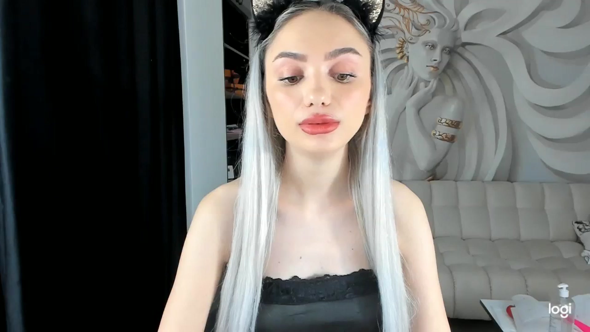 Gallery image thumbnail from HaleySweet18's myfreecams stream on, 11/29/2023, 24:29 image 3 of 20