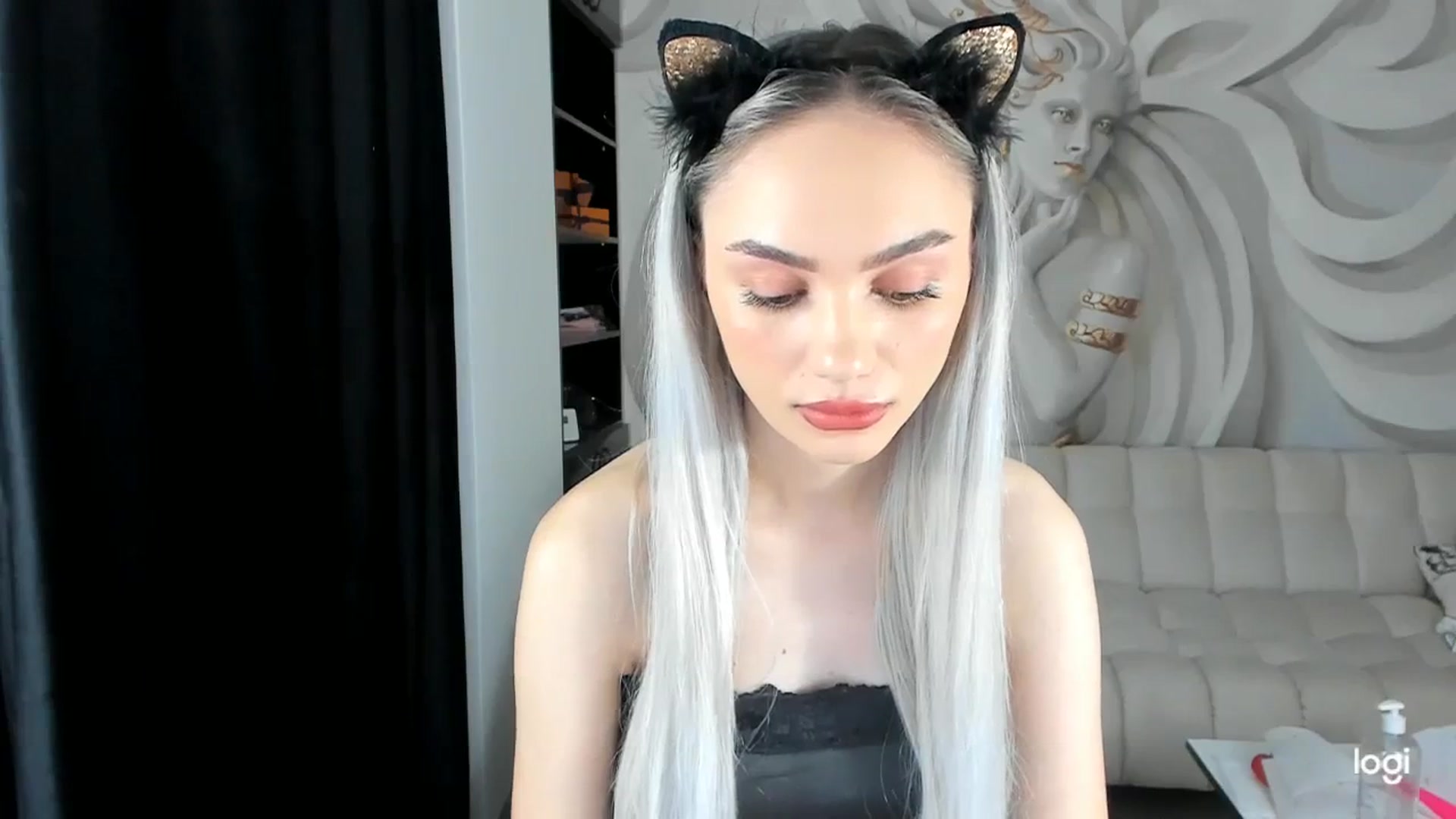 Gallery image thumbnail from HaleySweet18's myfreecams stream on, 11/29/2023, 24:29 image 6 of 20